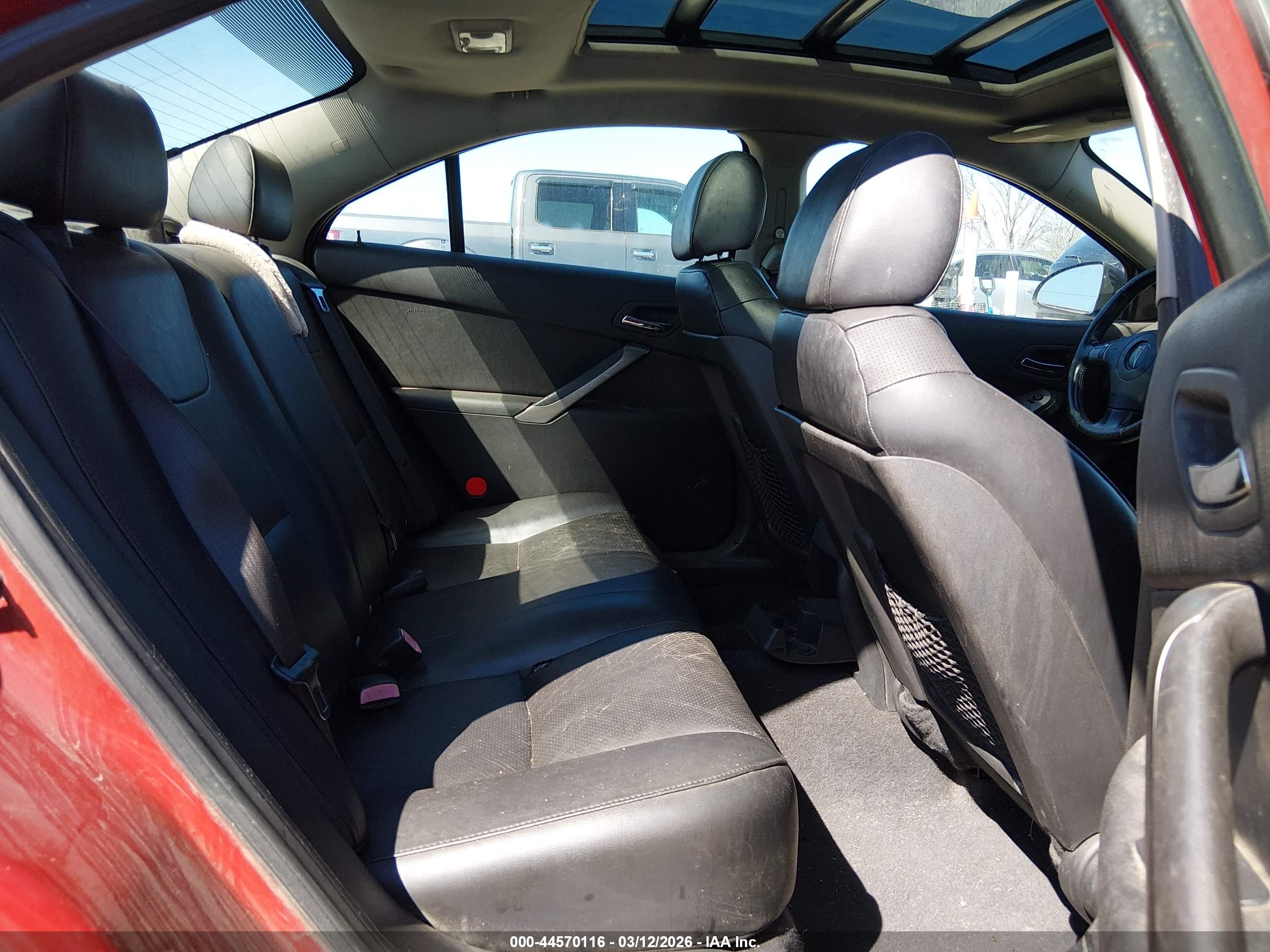 PONTIAC G6 image 8