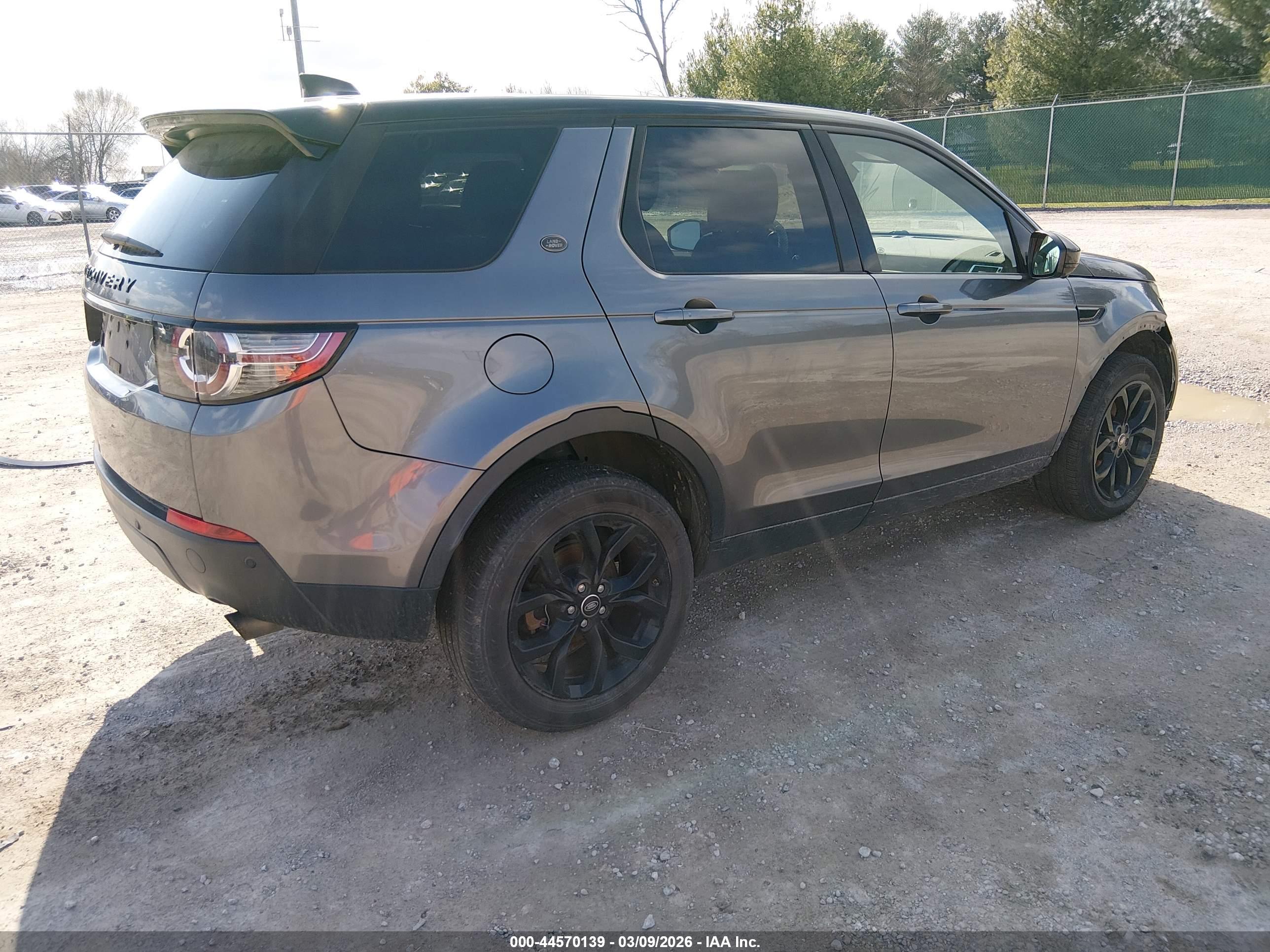 LAND ROVER image 4