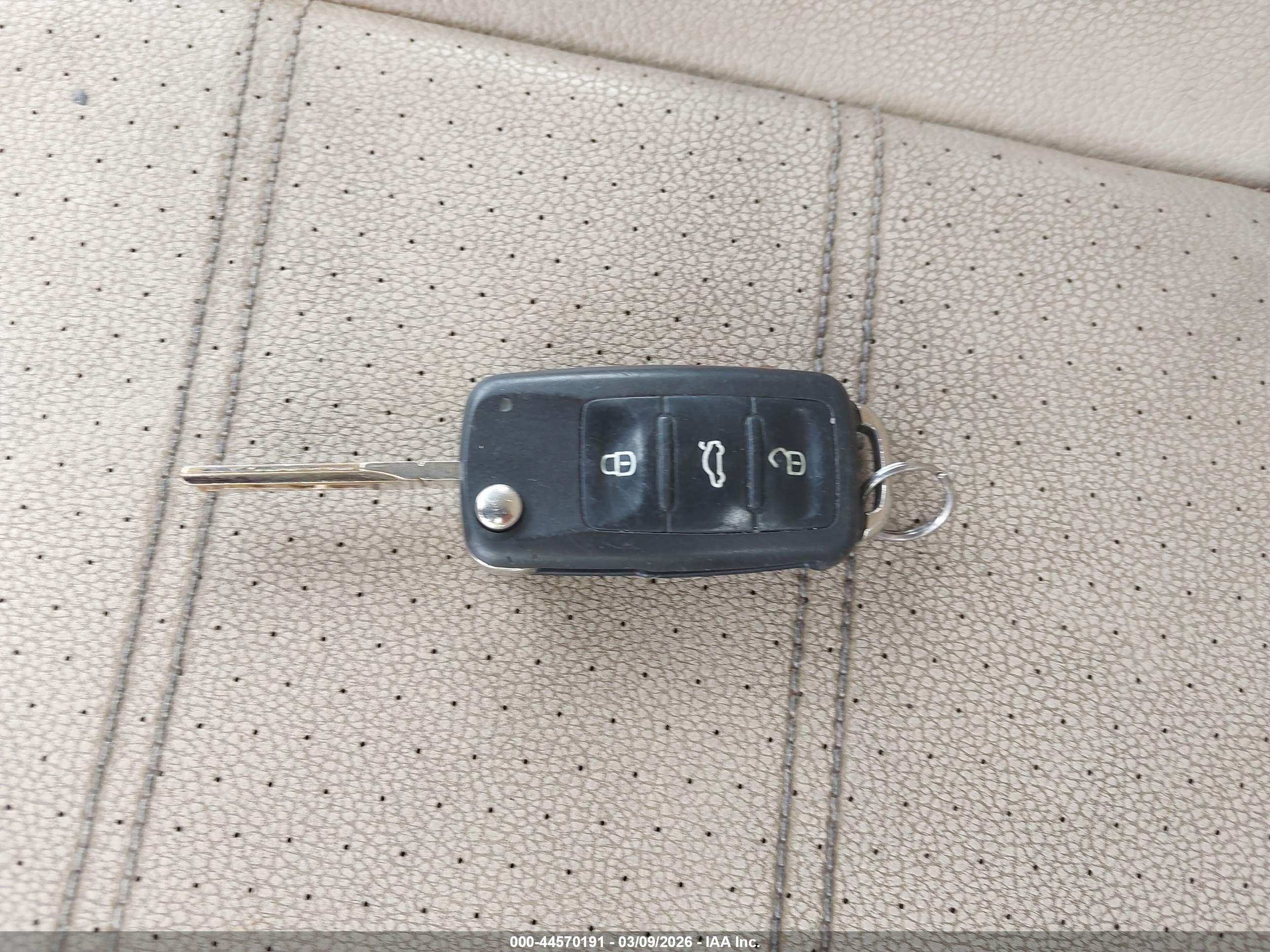 VOLKSWAGEN PASSAT image 11