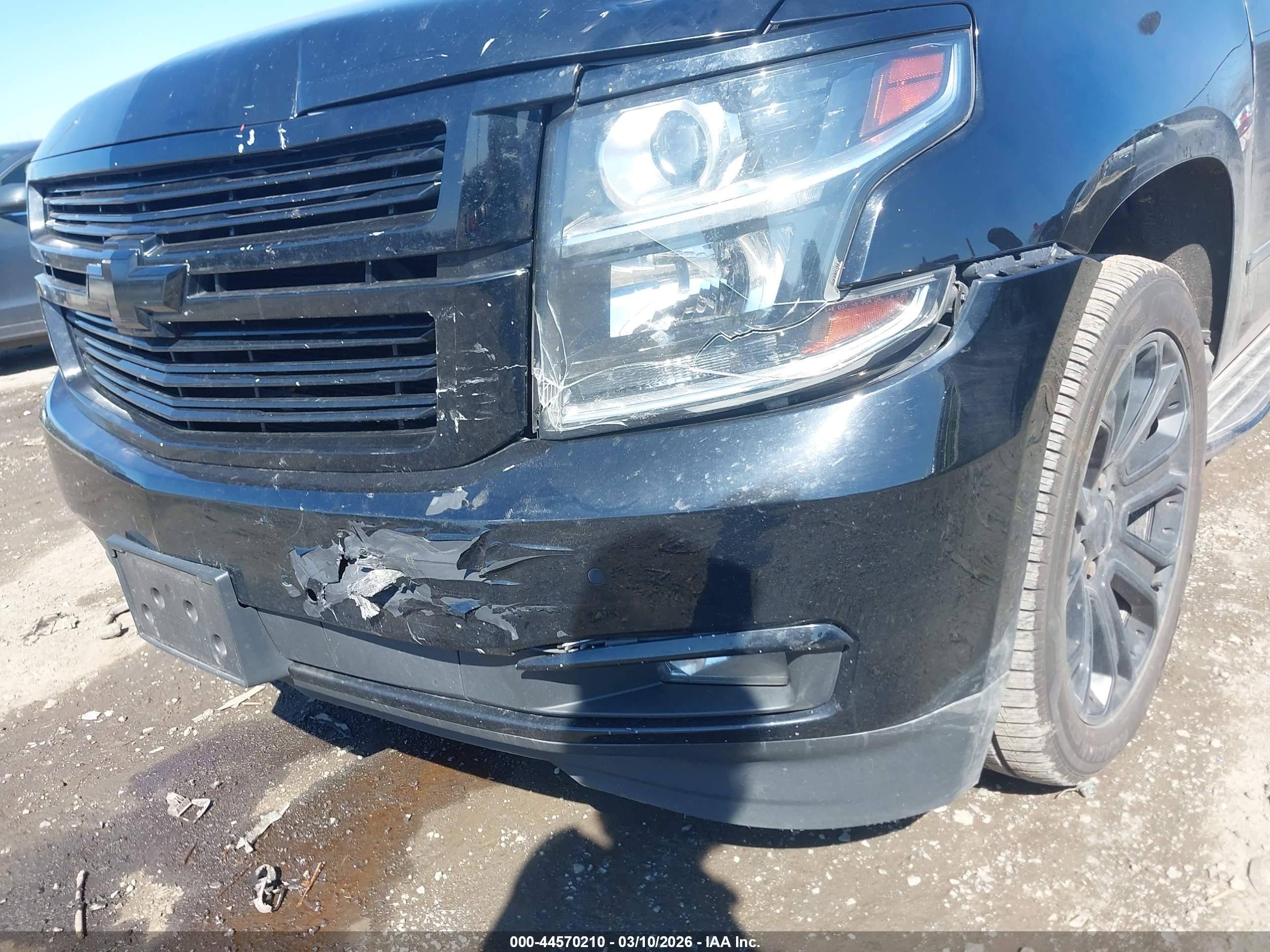 CHEVROLET SUBURBAN image 6