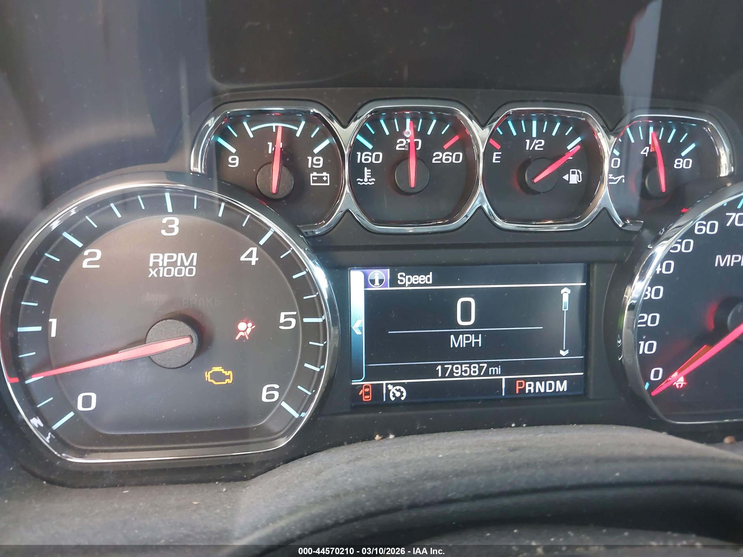 CHEVROLET SUBURBAN image 7