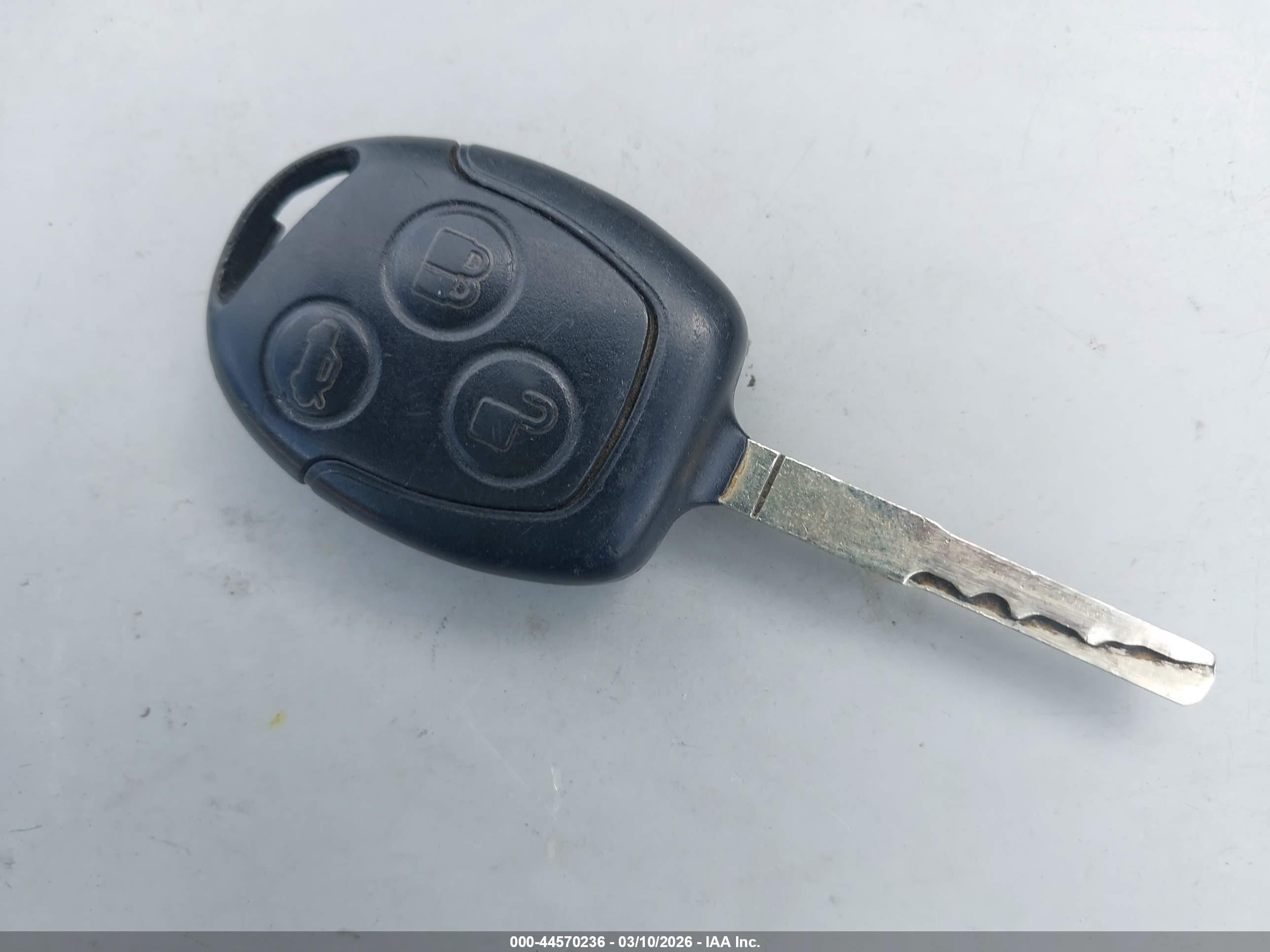 FORD FIESTA image 11