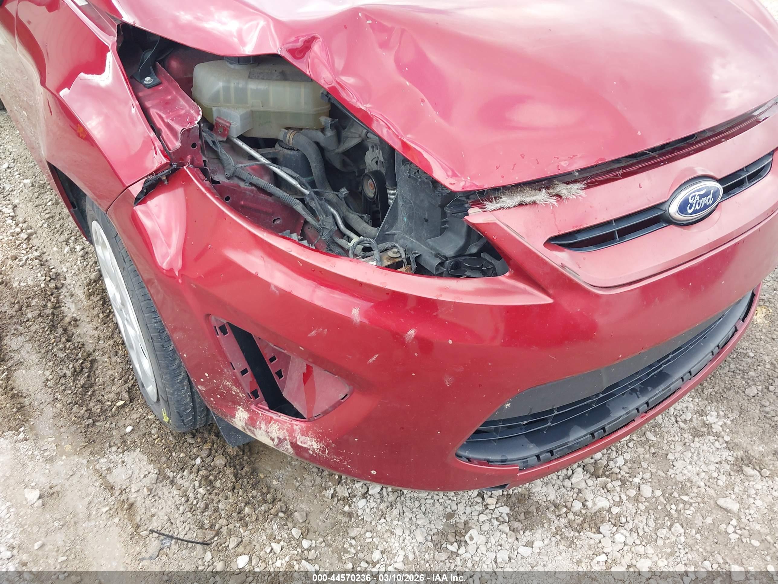 FORD FIESTA image 6