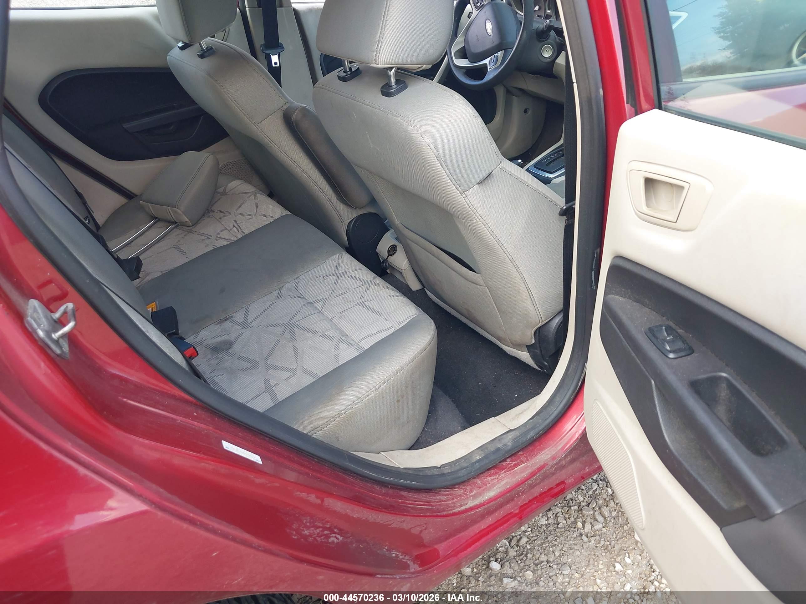 FORD FIESTA image 8