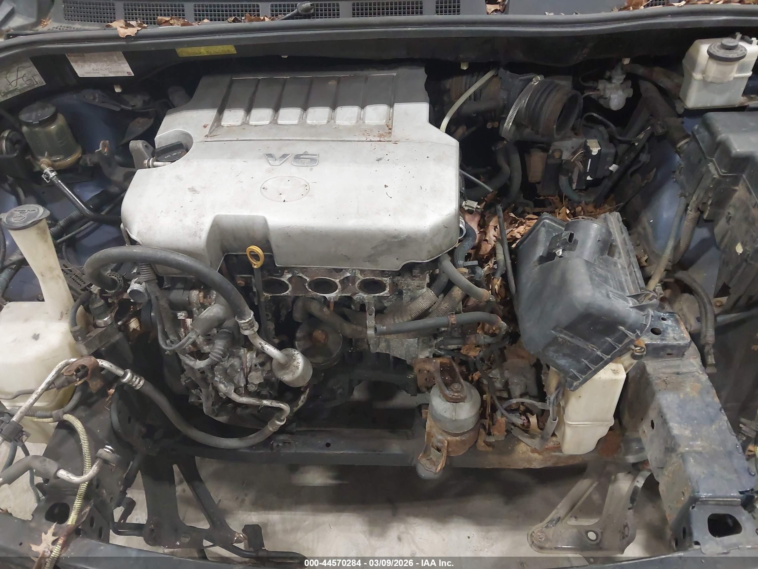 TOYOTA SIENNA image 10