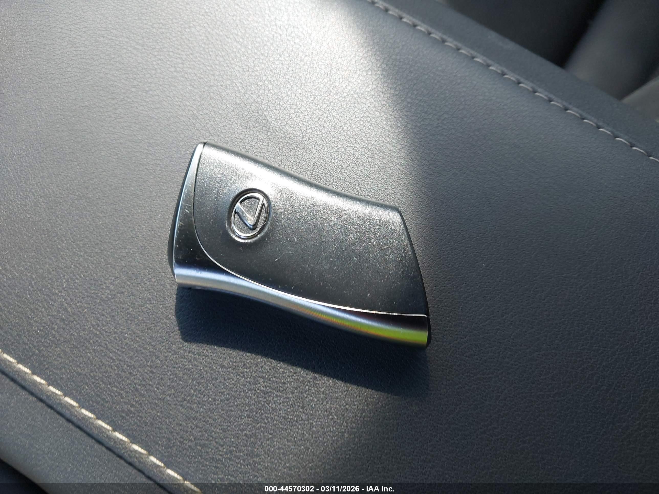LEXUS RX image 11