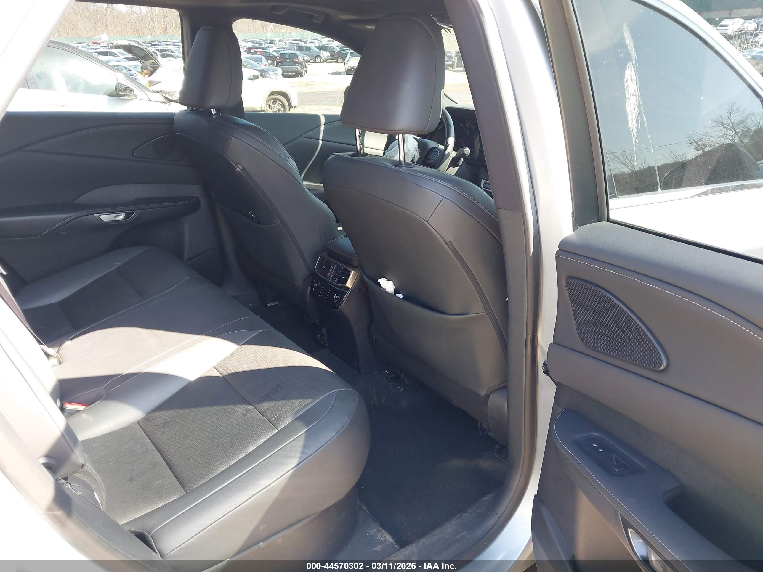 LEXUS RX image 8