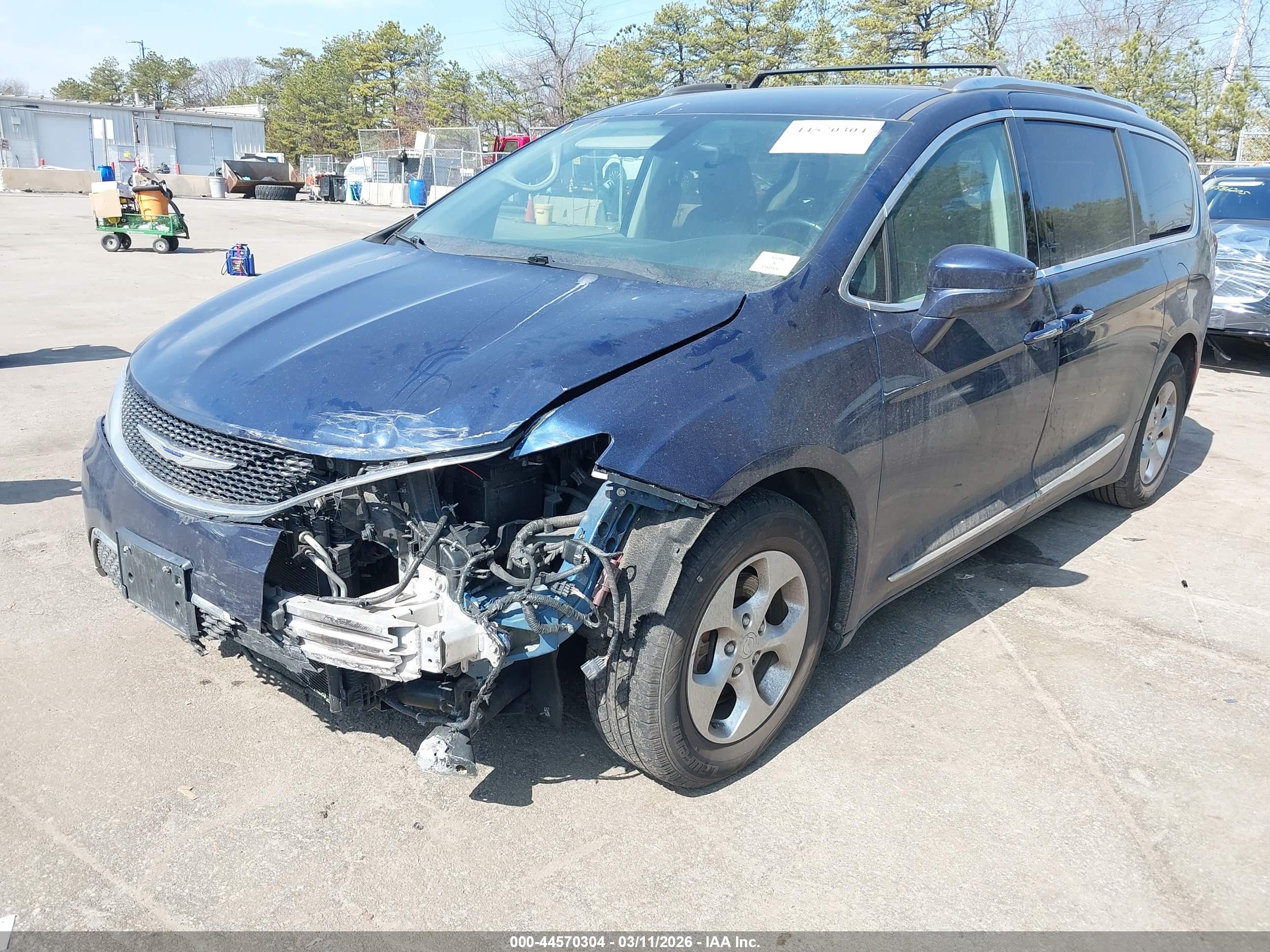 CHRYSLER PACIFICA image 2