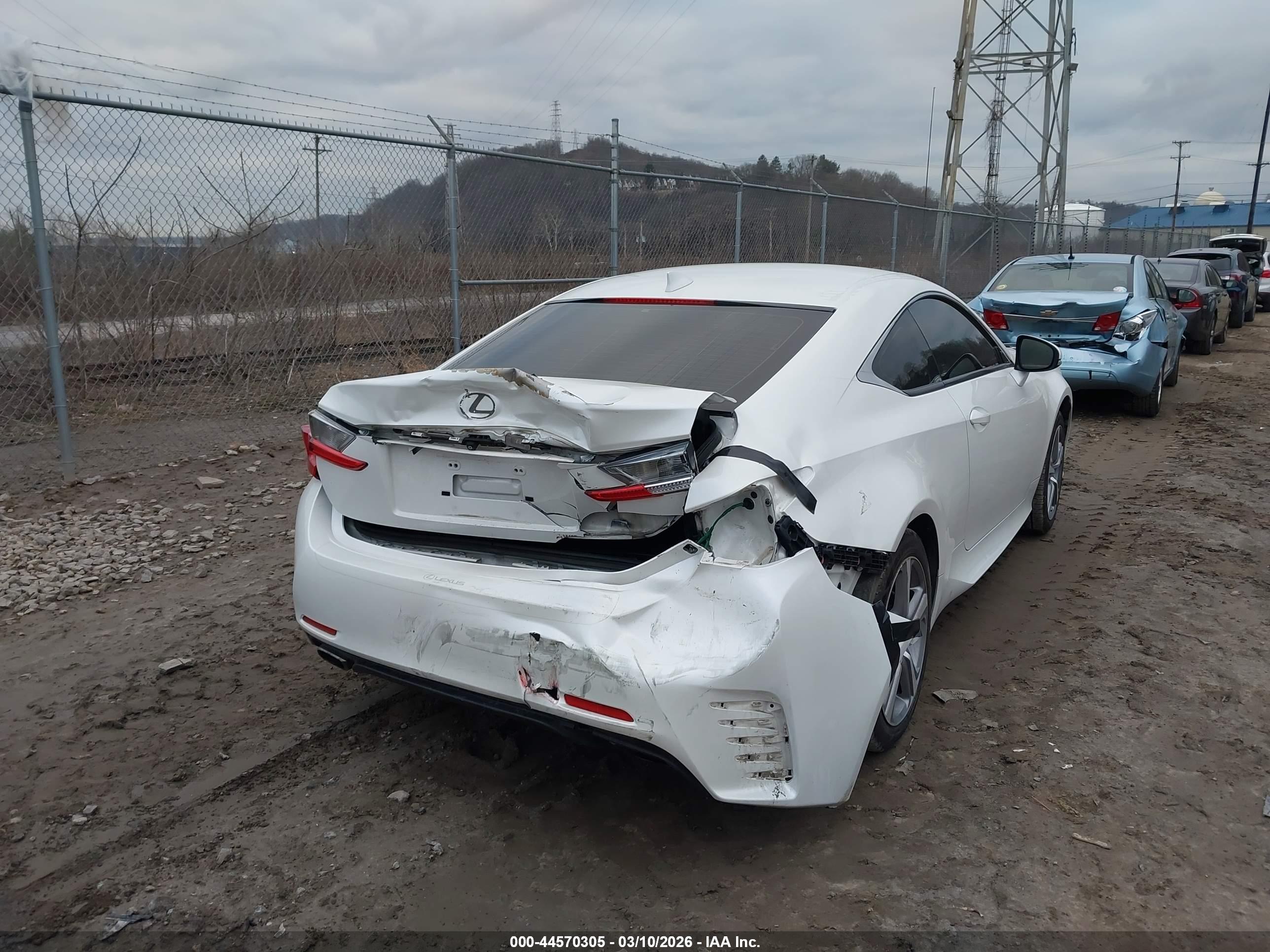 LEXUS RC image 4