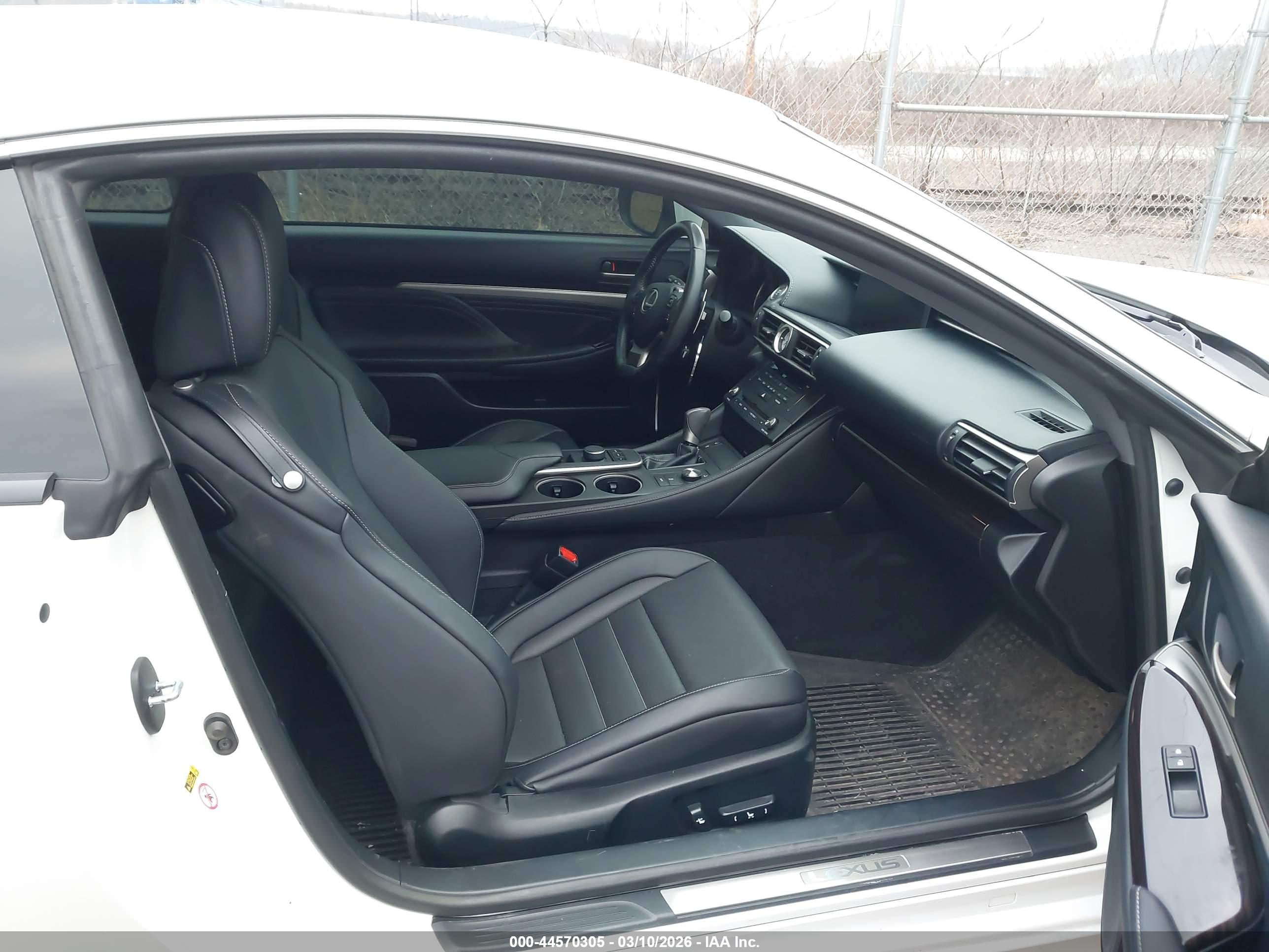 LEXUS RC image 5