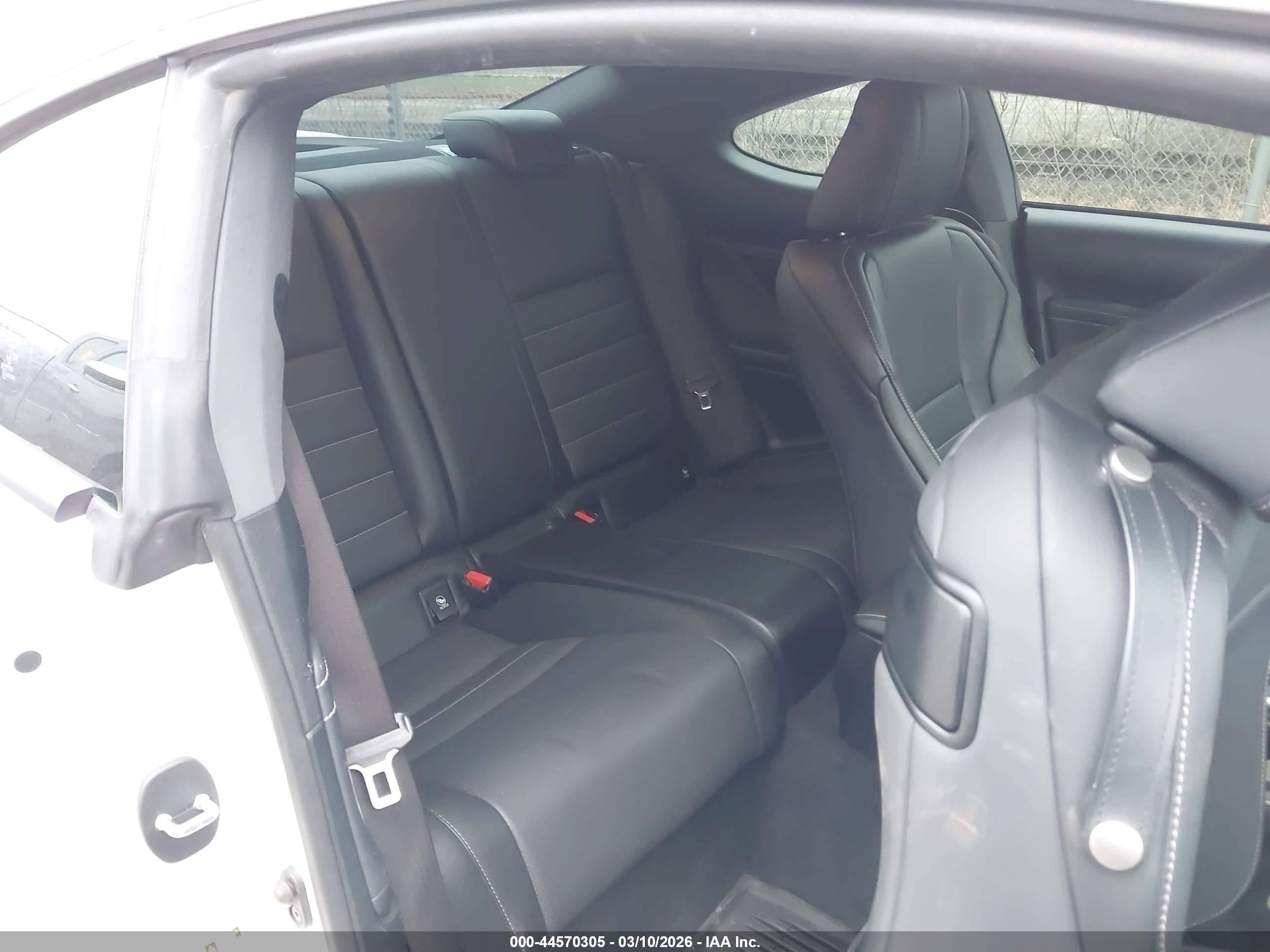 LEXUS RC image 8
