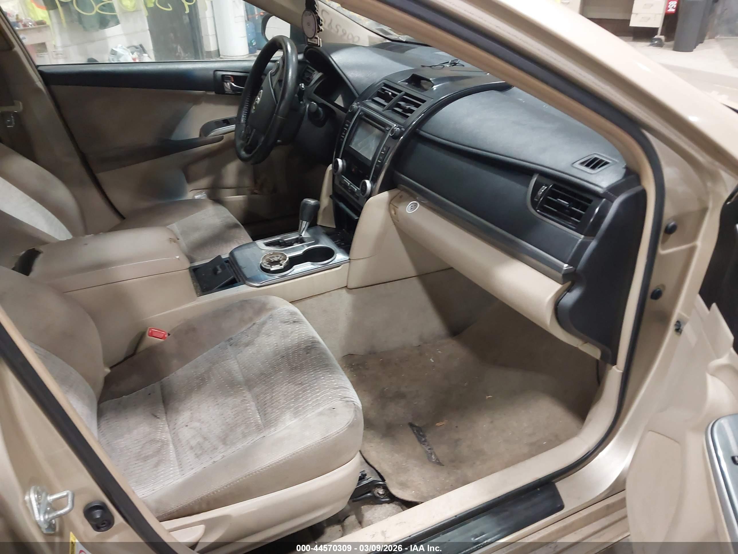 TOYOTA CAMRY image 5