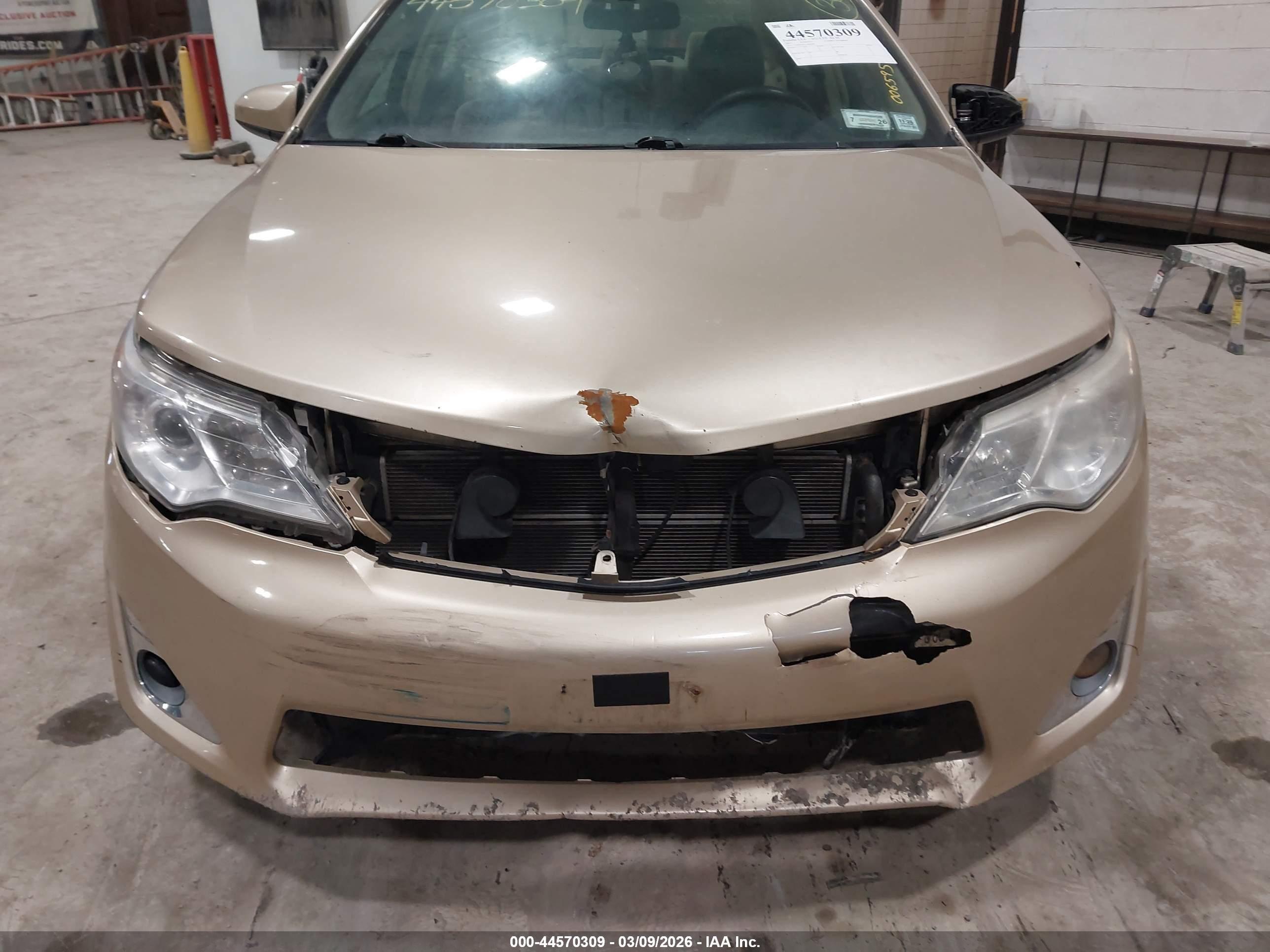 TOYOTA CAMRY image 6