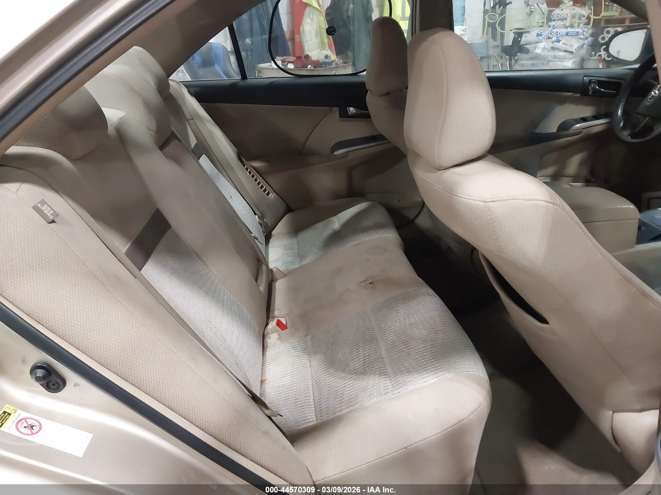 TOYOTA CAMRY image 8