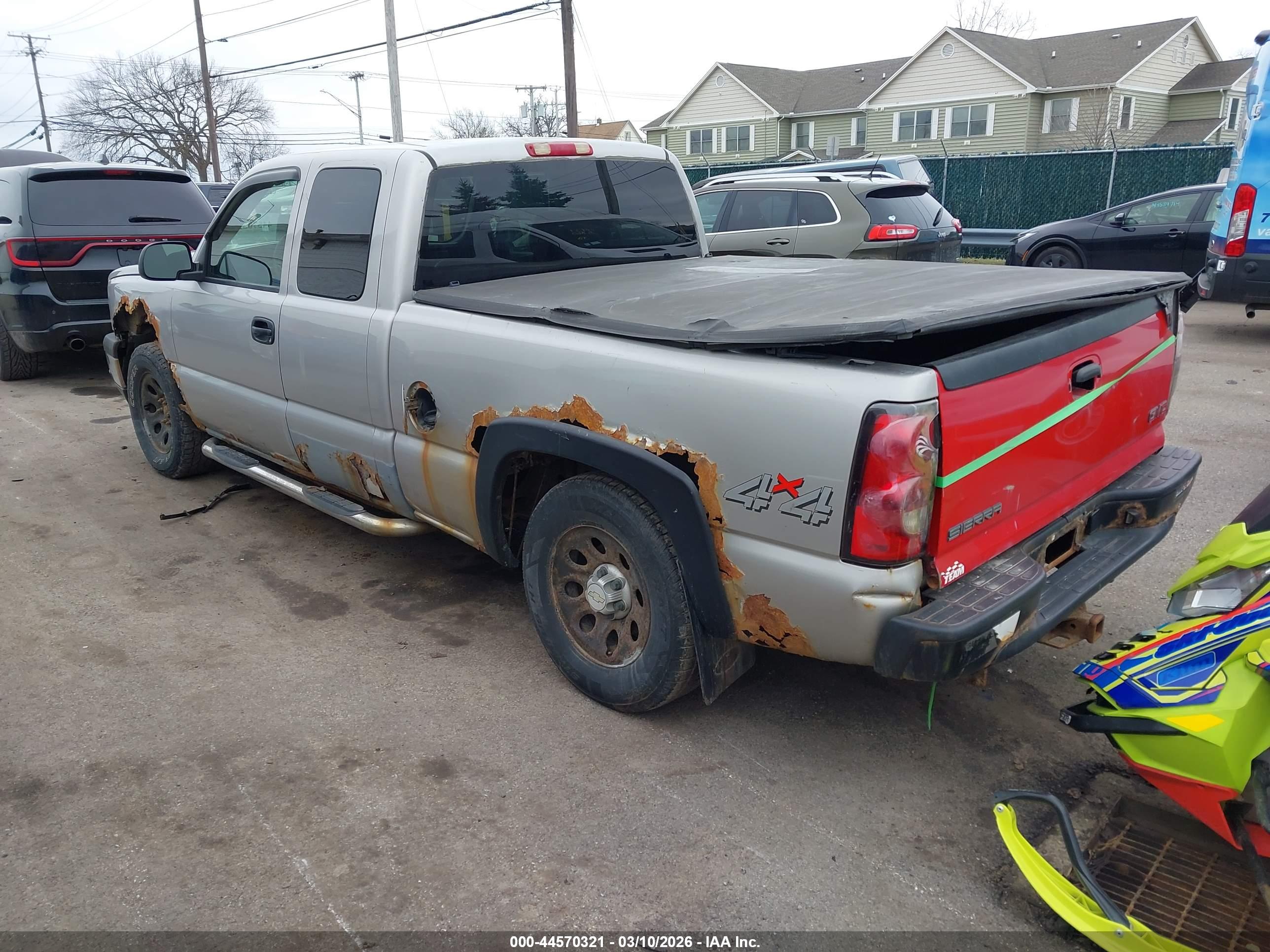 CHEVROLET SILVERADO image 3