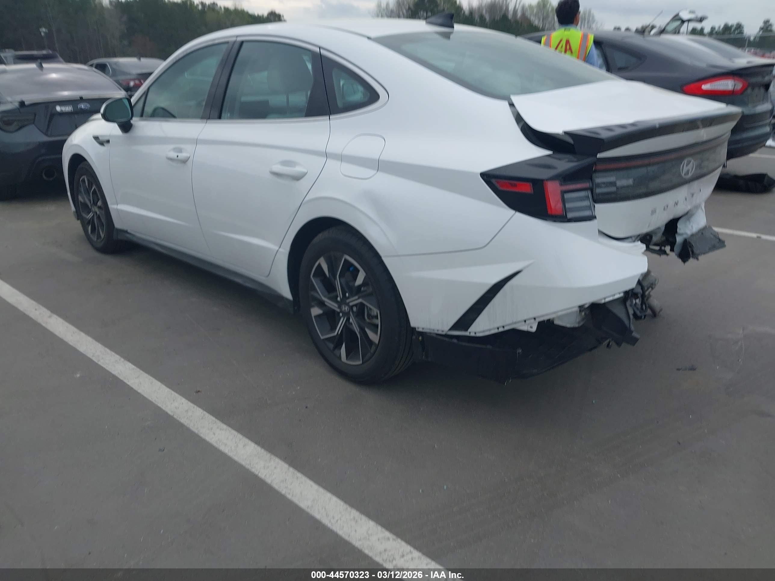 HYUNDAI SONATA image 3