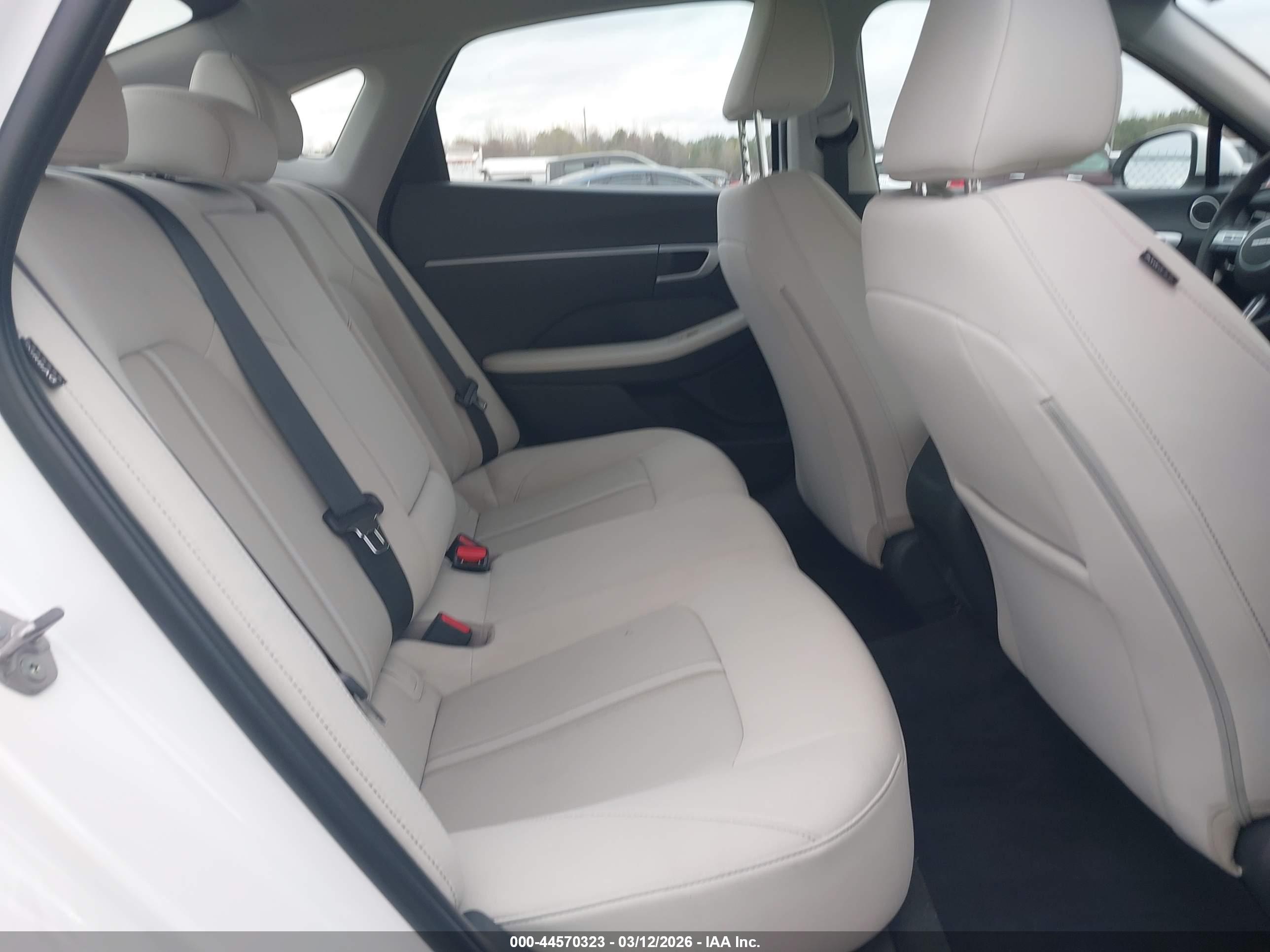 HYUNDAI SONATA image 8
