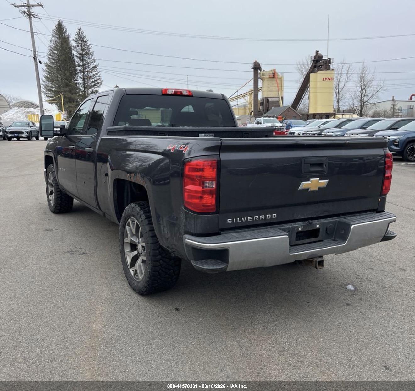 CHEVROLET SILVERADO image 3