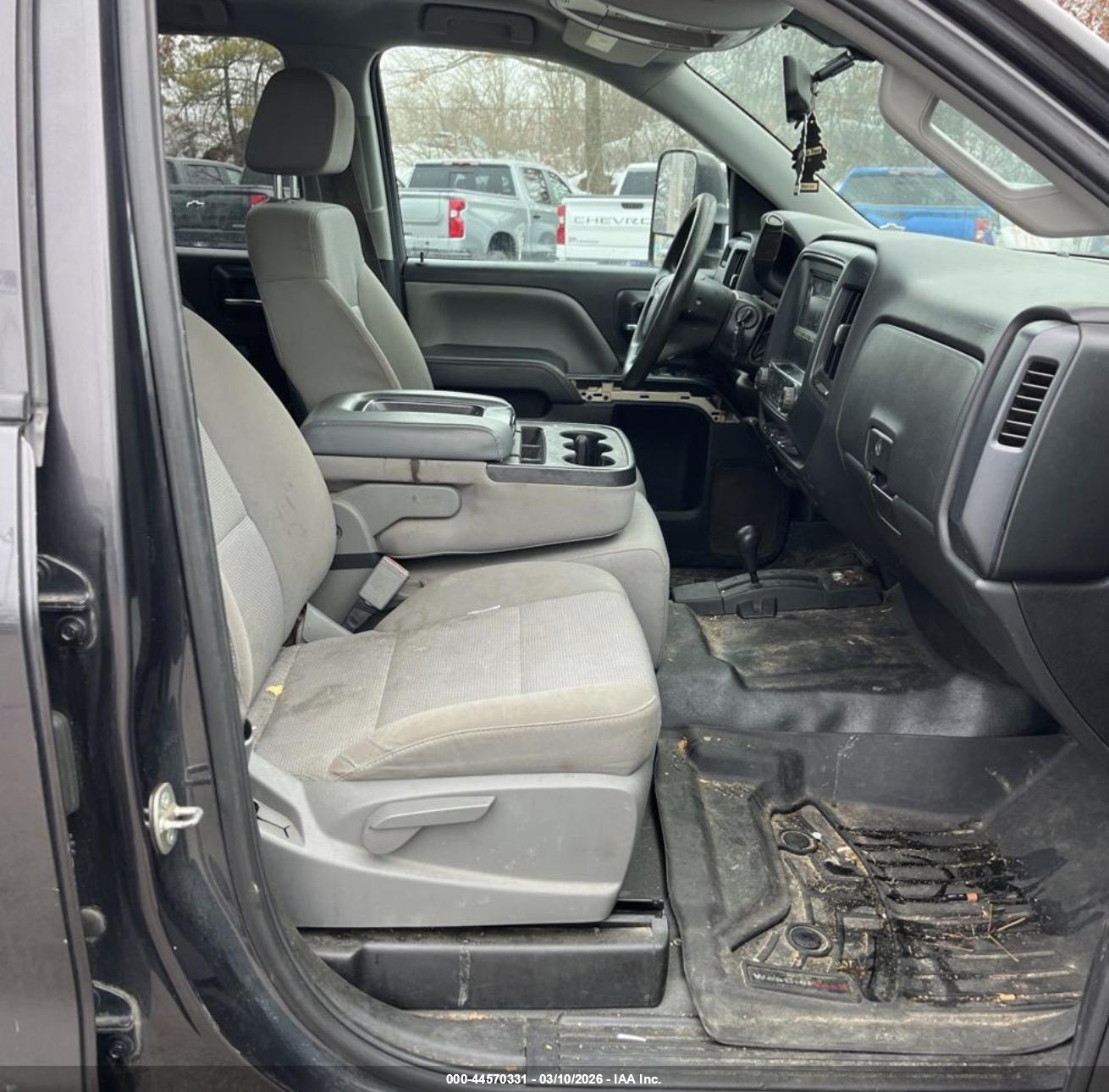 CHEVROLET SILVERADO image 5