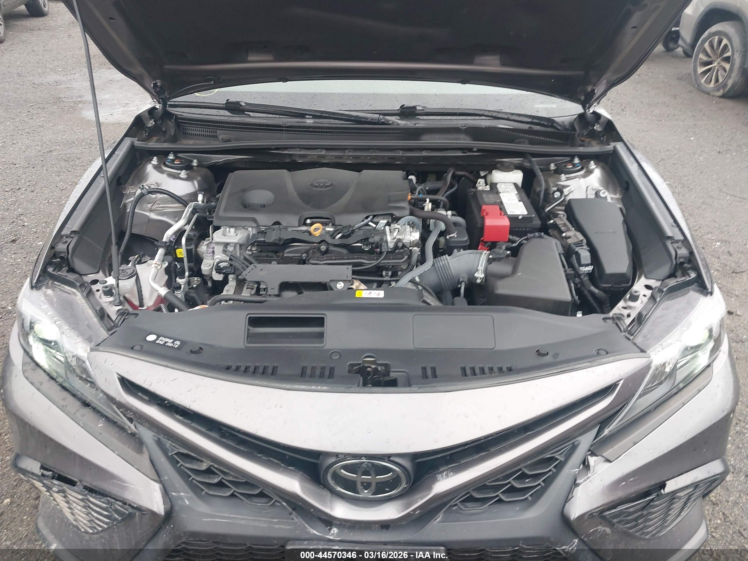 TOYOTA CAMRY image 10