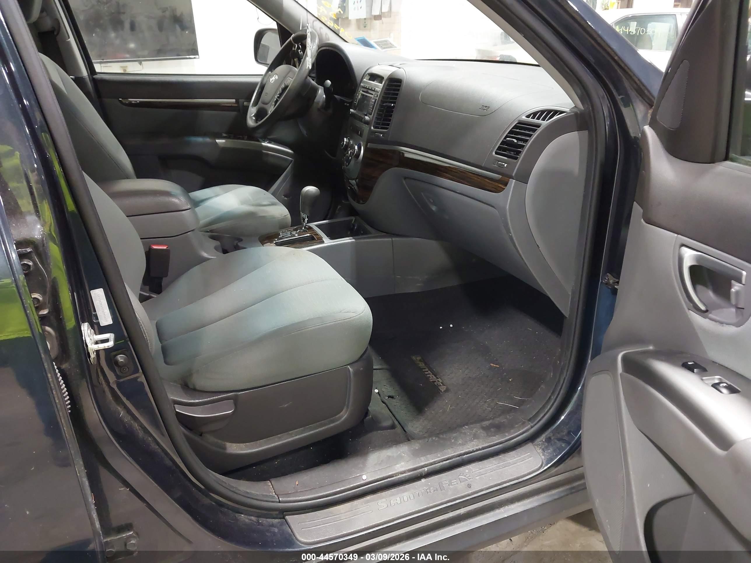 HYUNDAI SANTA image 5