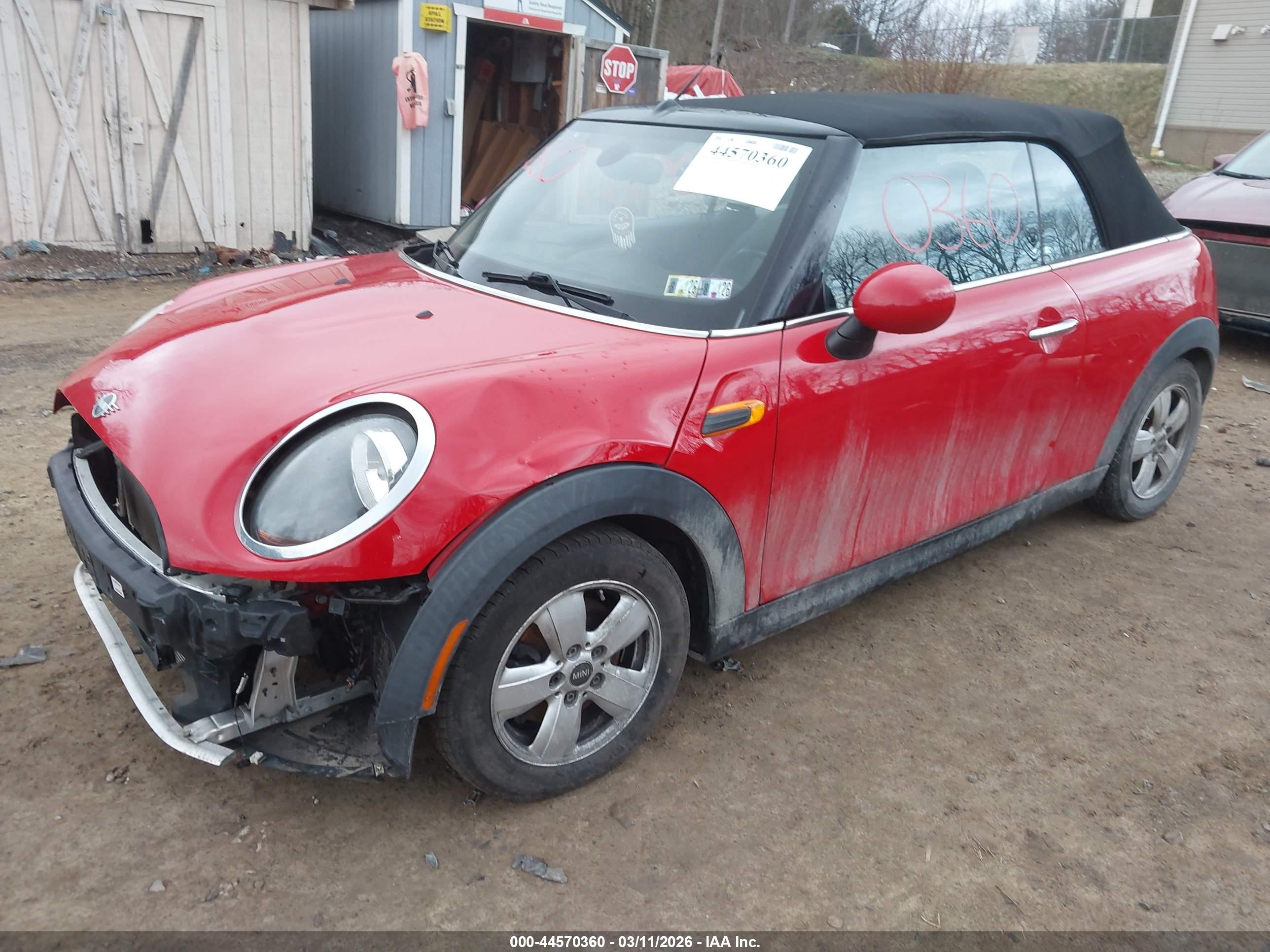 MINI CONVERTIBLE image 2