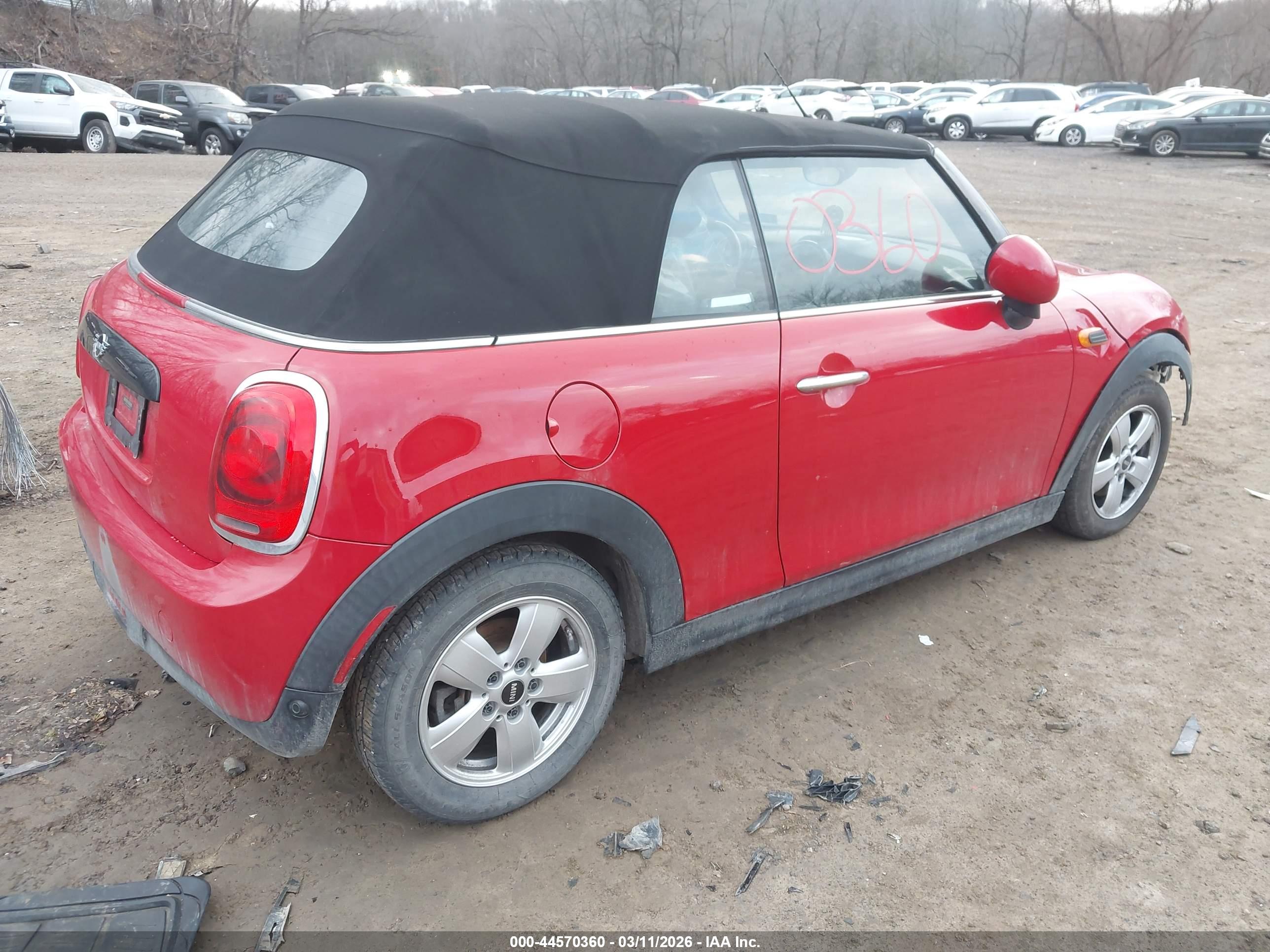 MINI CONVERTIBLE image 4