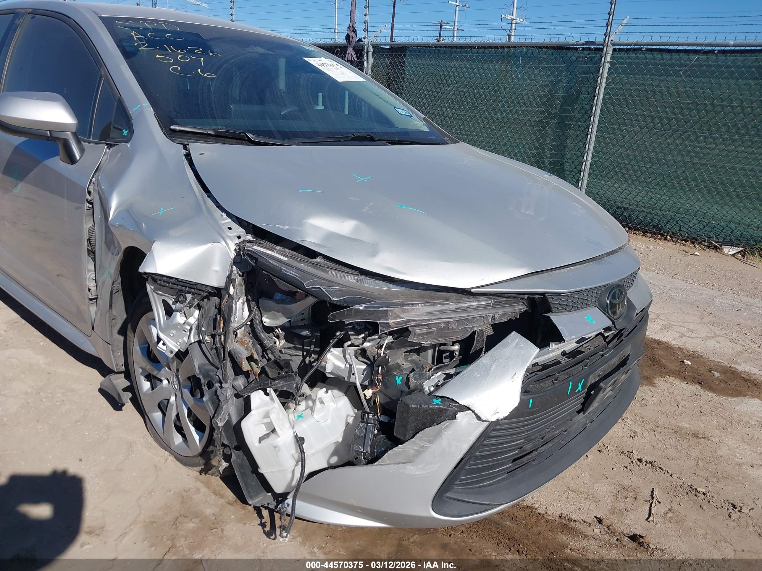 TOYOTA COROLLA image 6