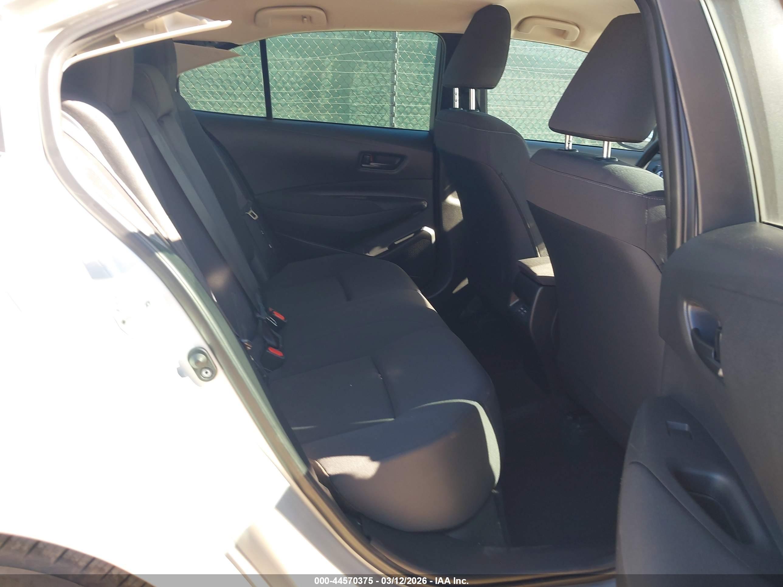 TOYOTA COROLLA image 8
