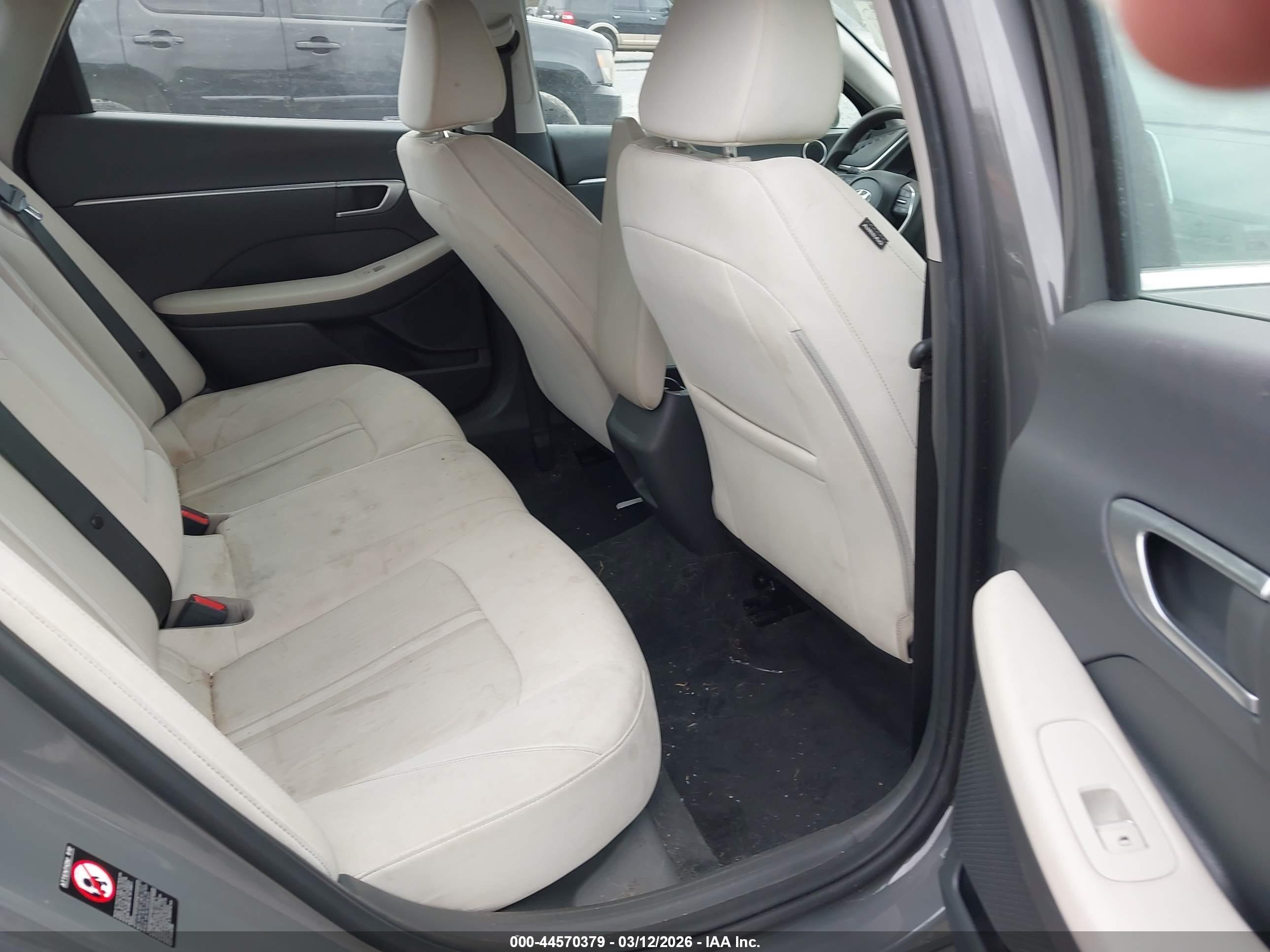 HYUNDAI SONATA image 8