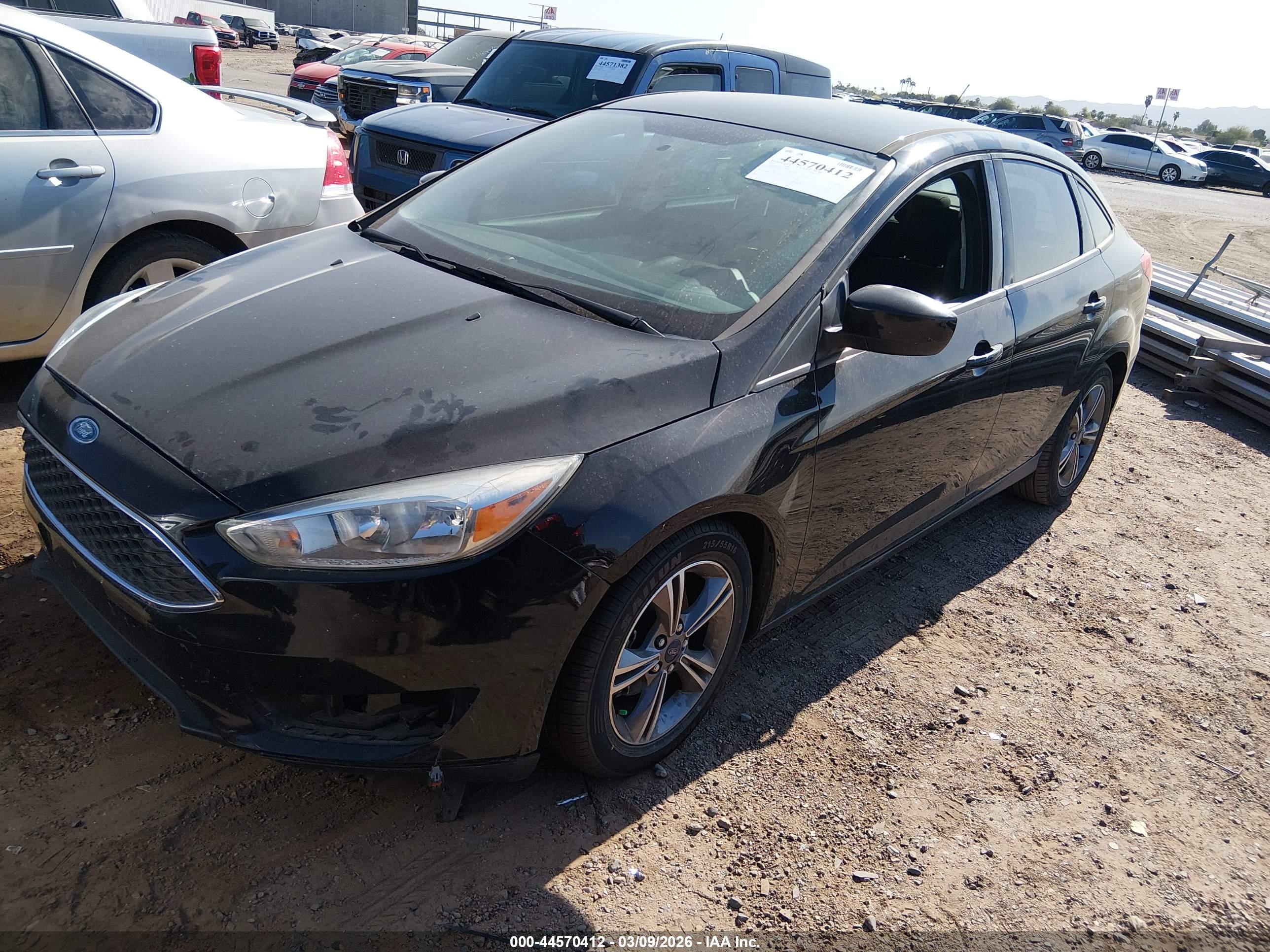 FORD FOCUS image 2