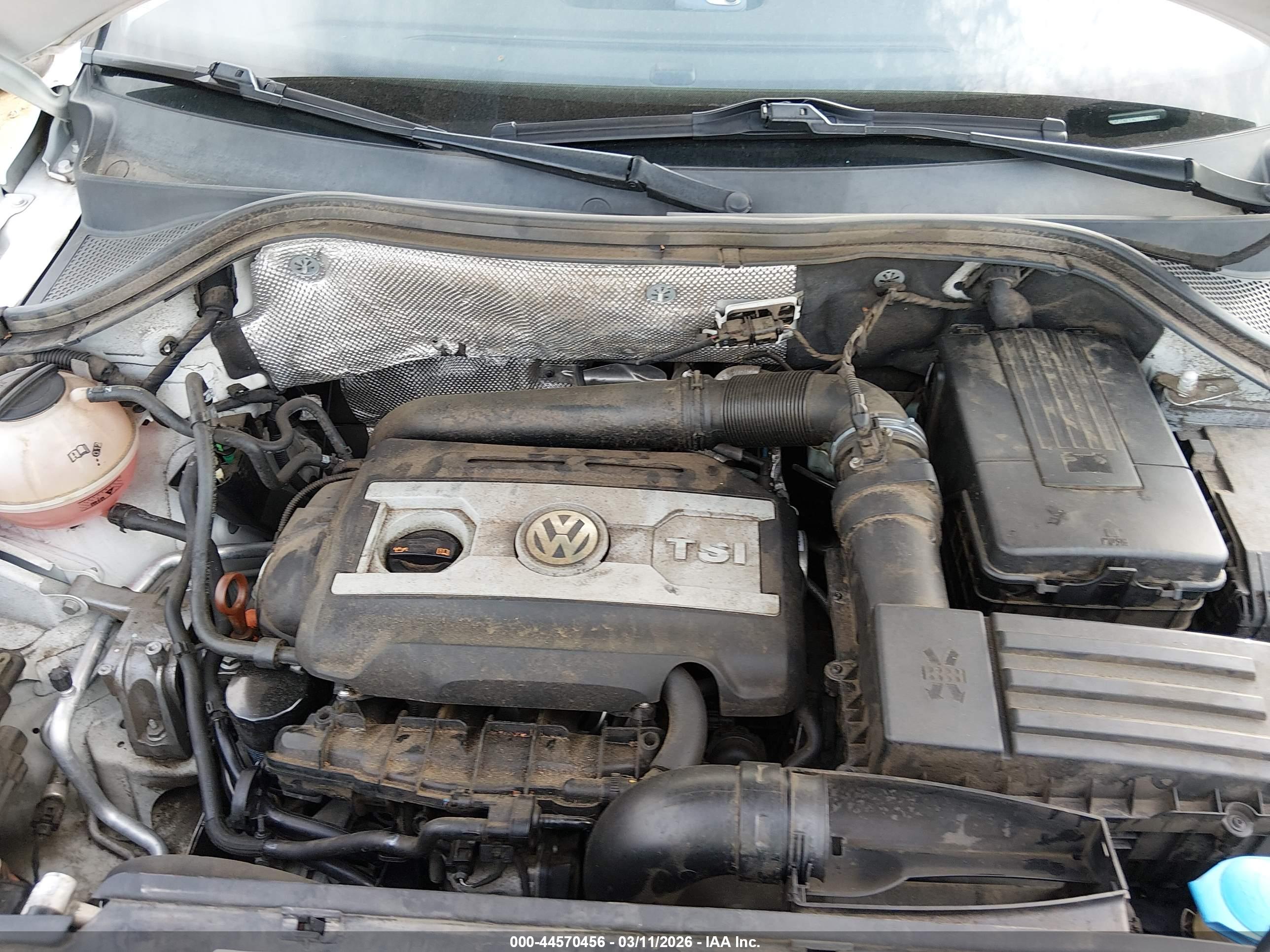 VOLKSWAGEN TIGUAN image 10