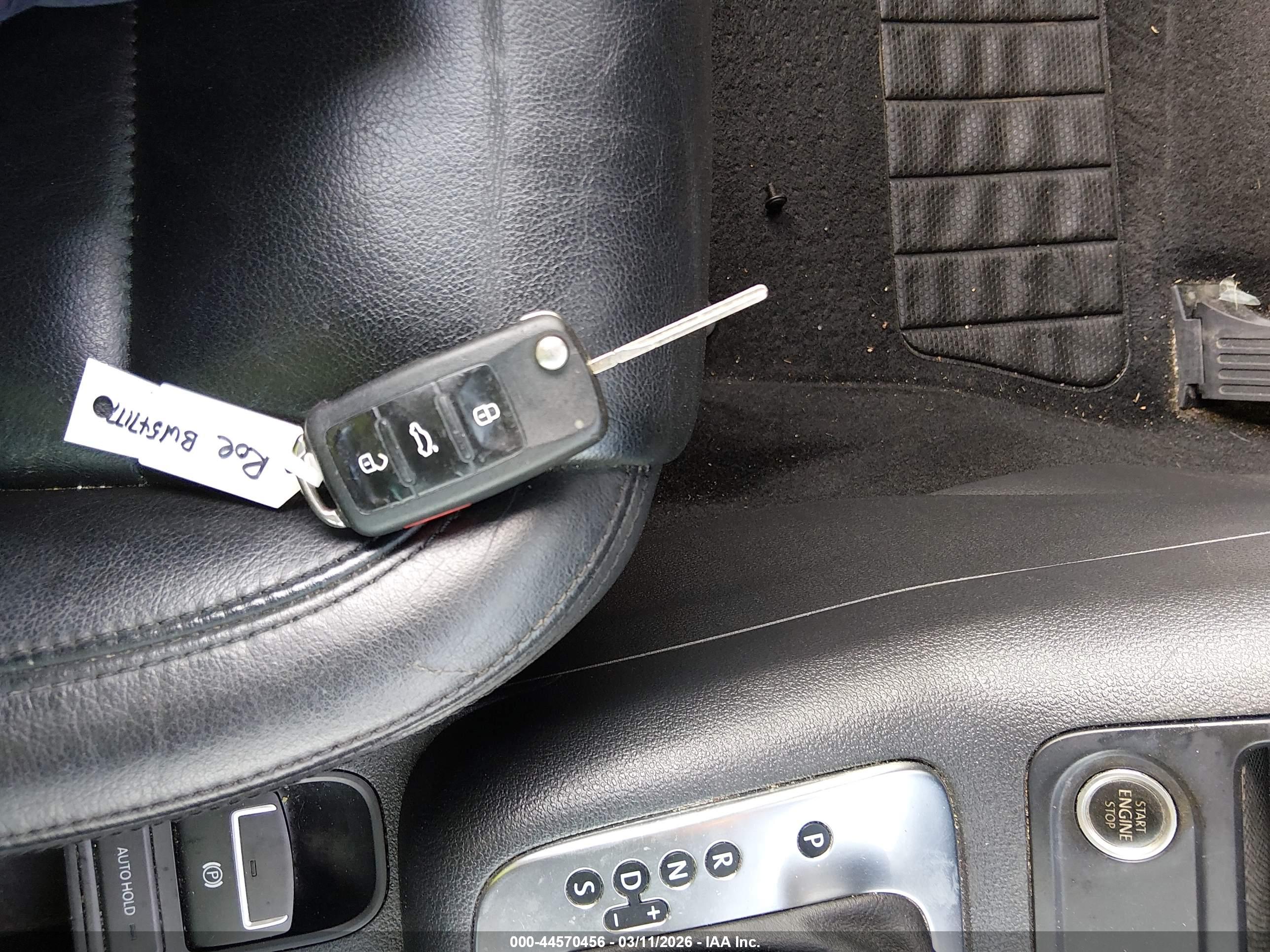 VOLKSWAGEN TIGUAN image 11