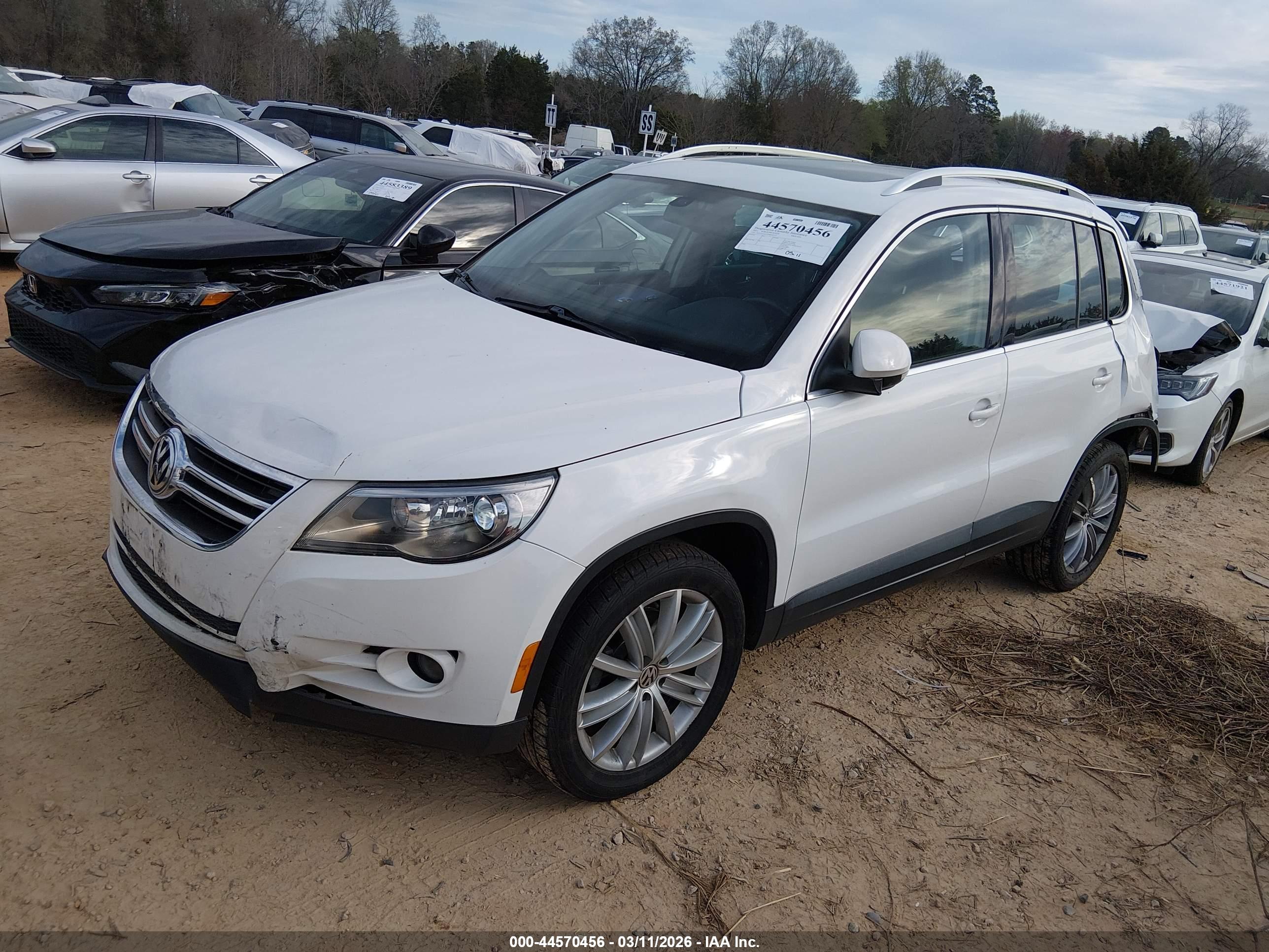 VOLKSWAGEN TIGUAN image 2