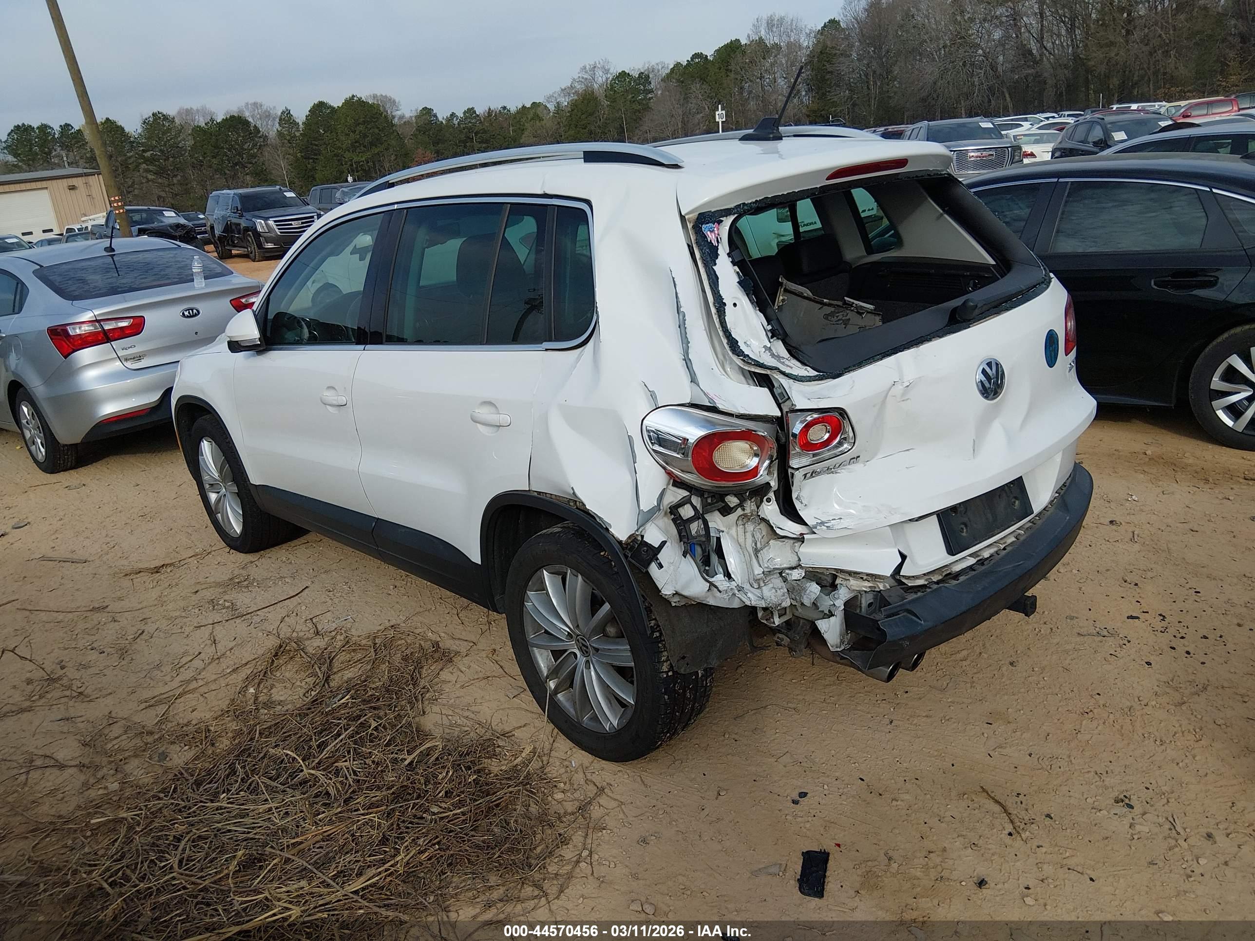 VOLKSWAGEN TIGUAN image 3