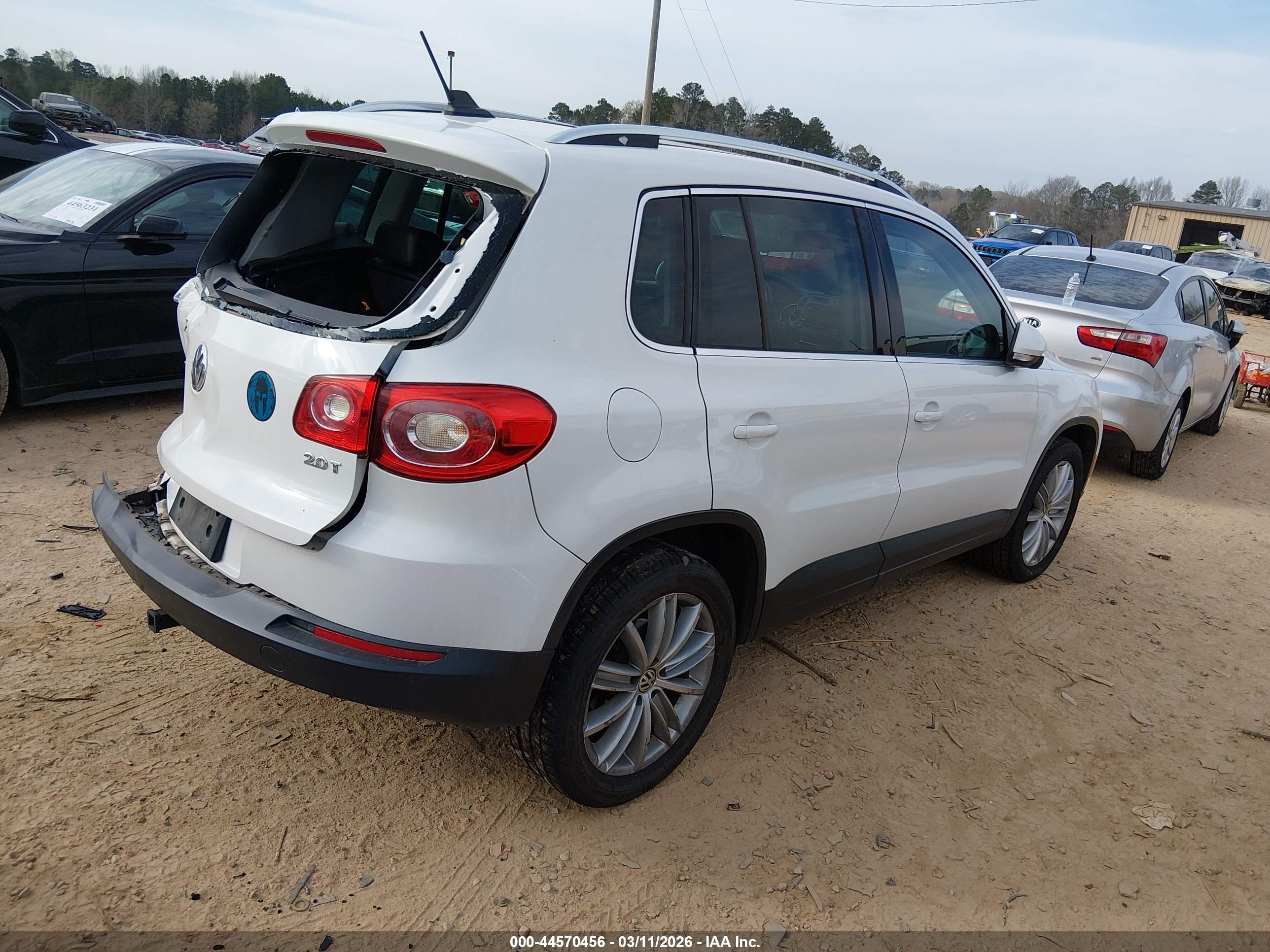VOLKSWAGEN TIGUAN image 4