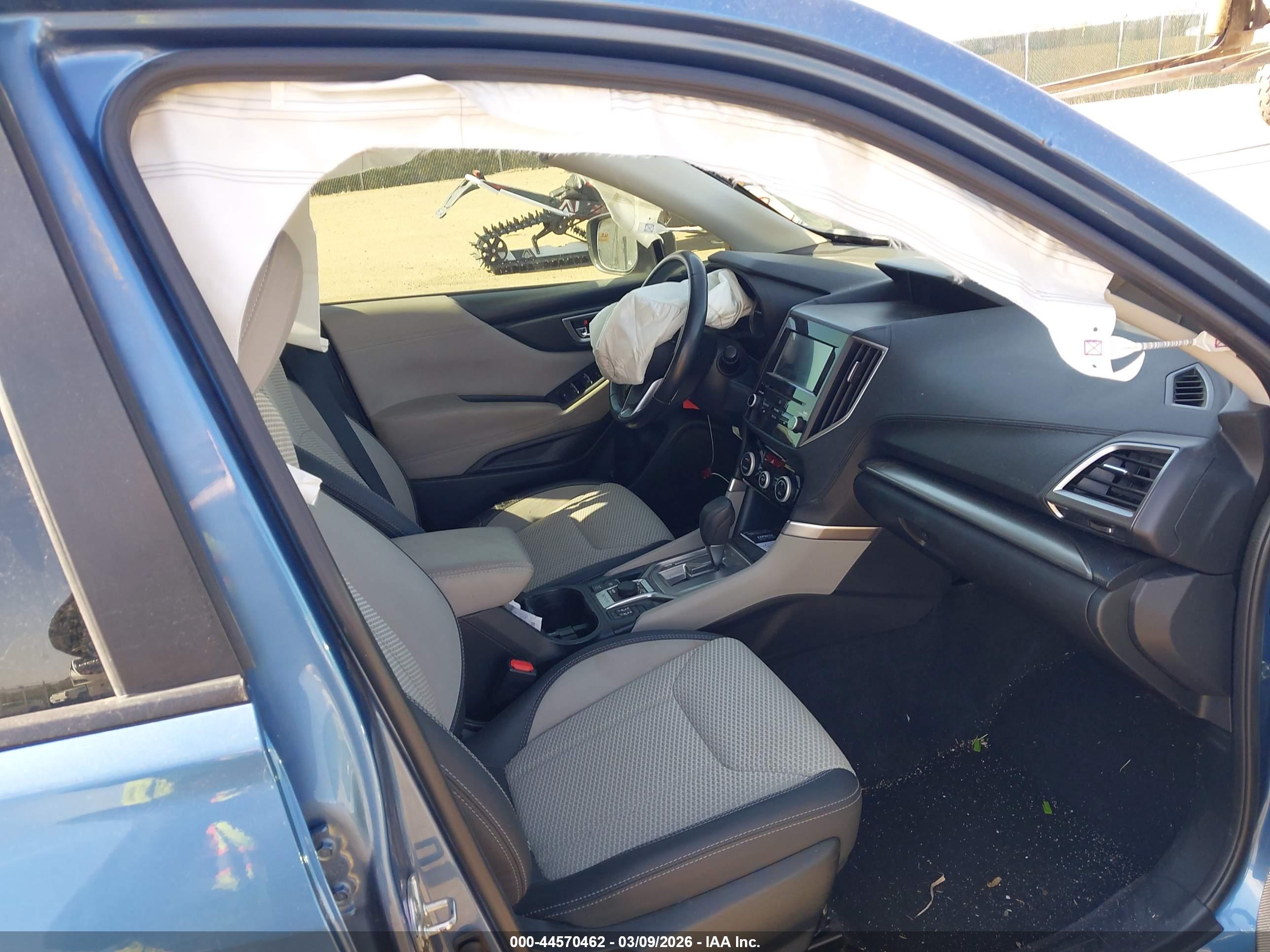SUBARU FORESTER image 5