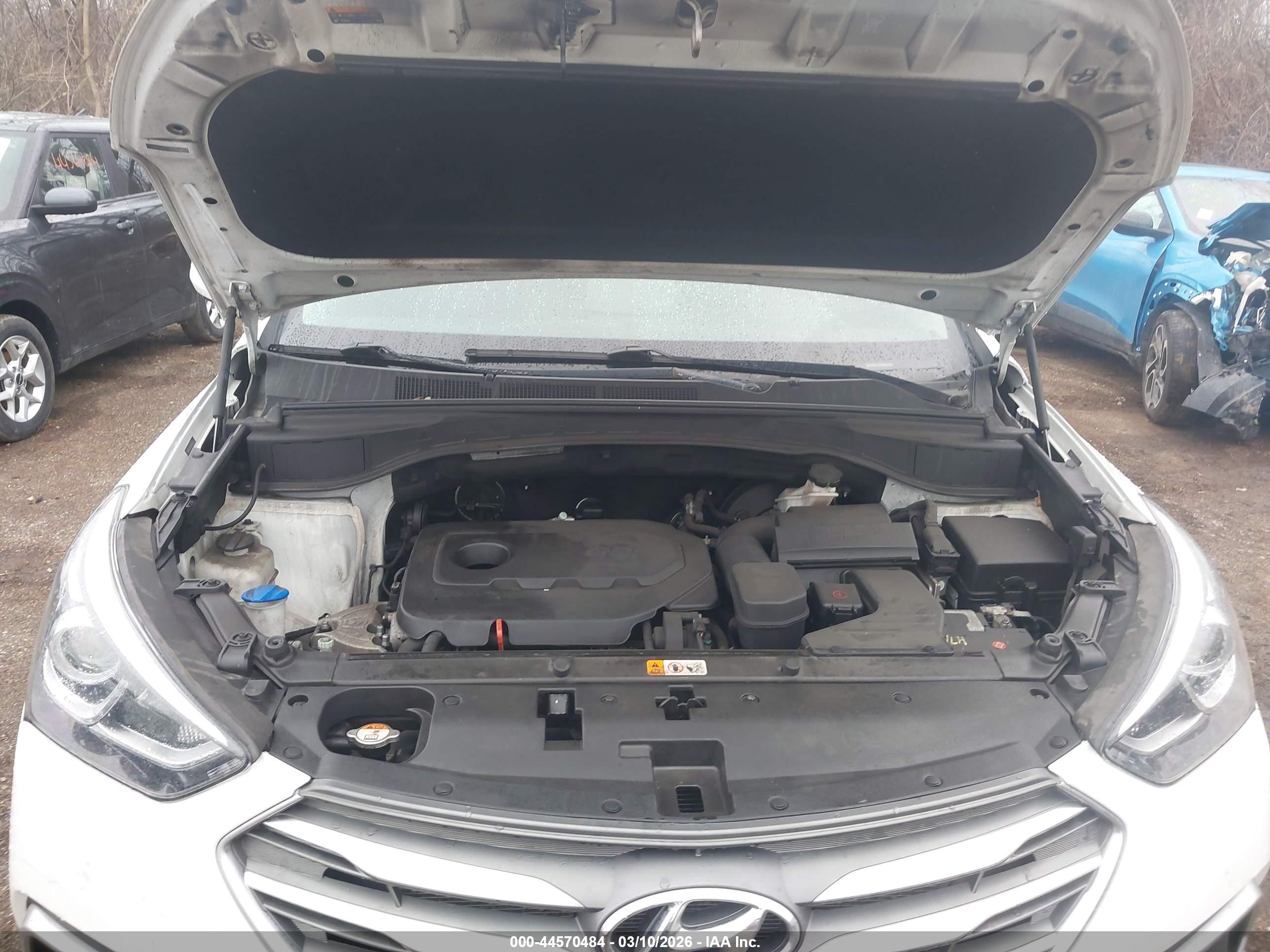 HYUNDAI SANTA image 10