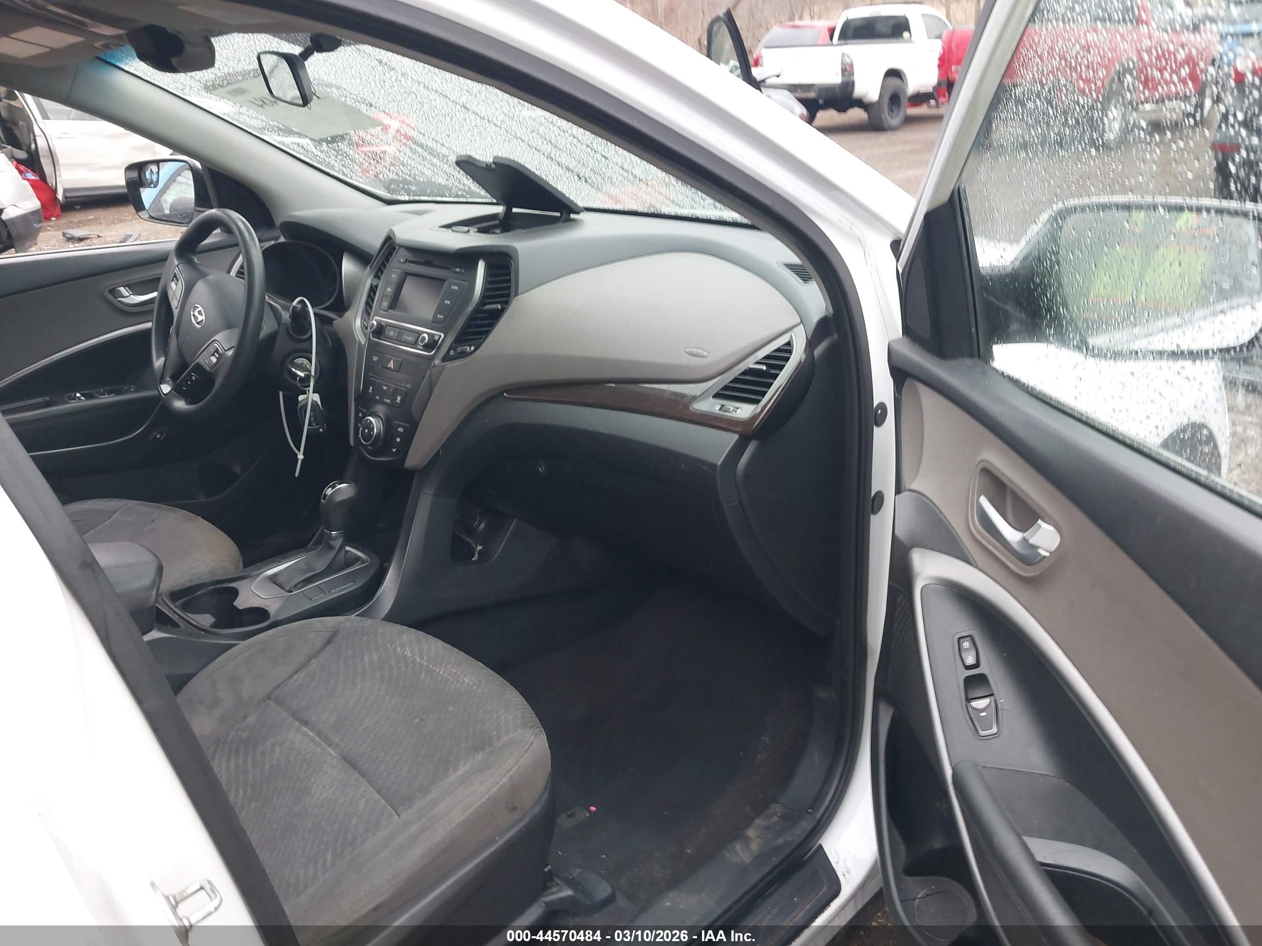HYUNDAI SANTA image 5