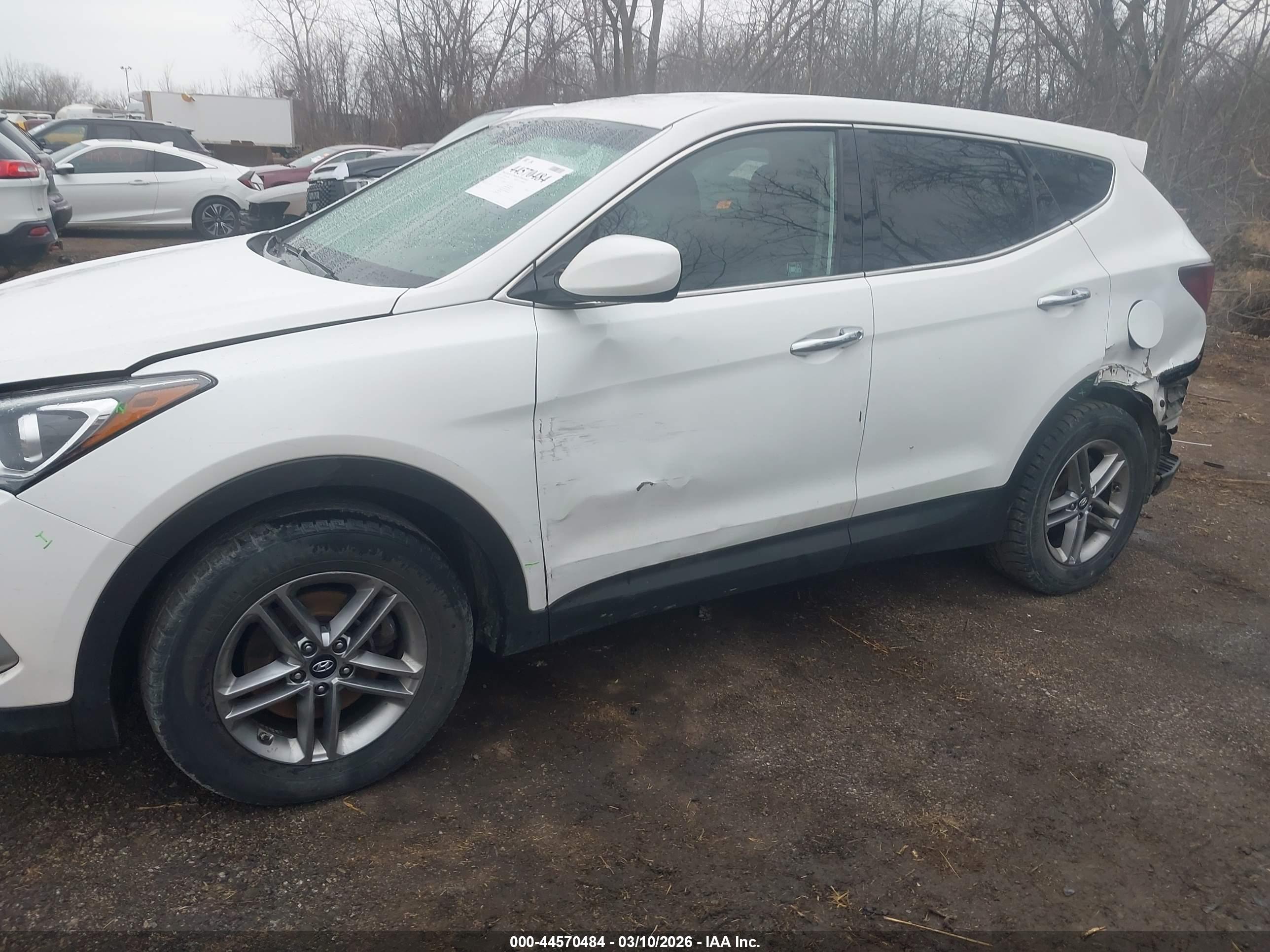 HYUNDAI SANTA image 6