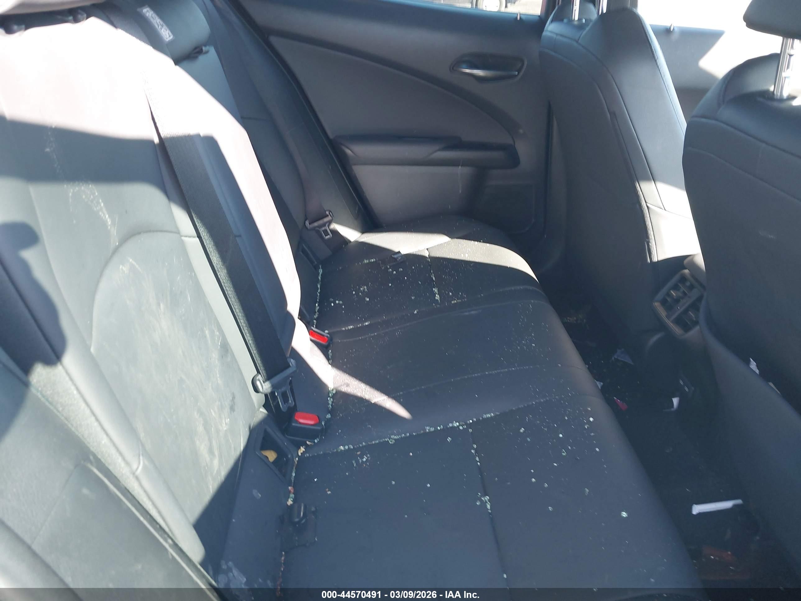 LEXUS UX image 8