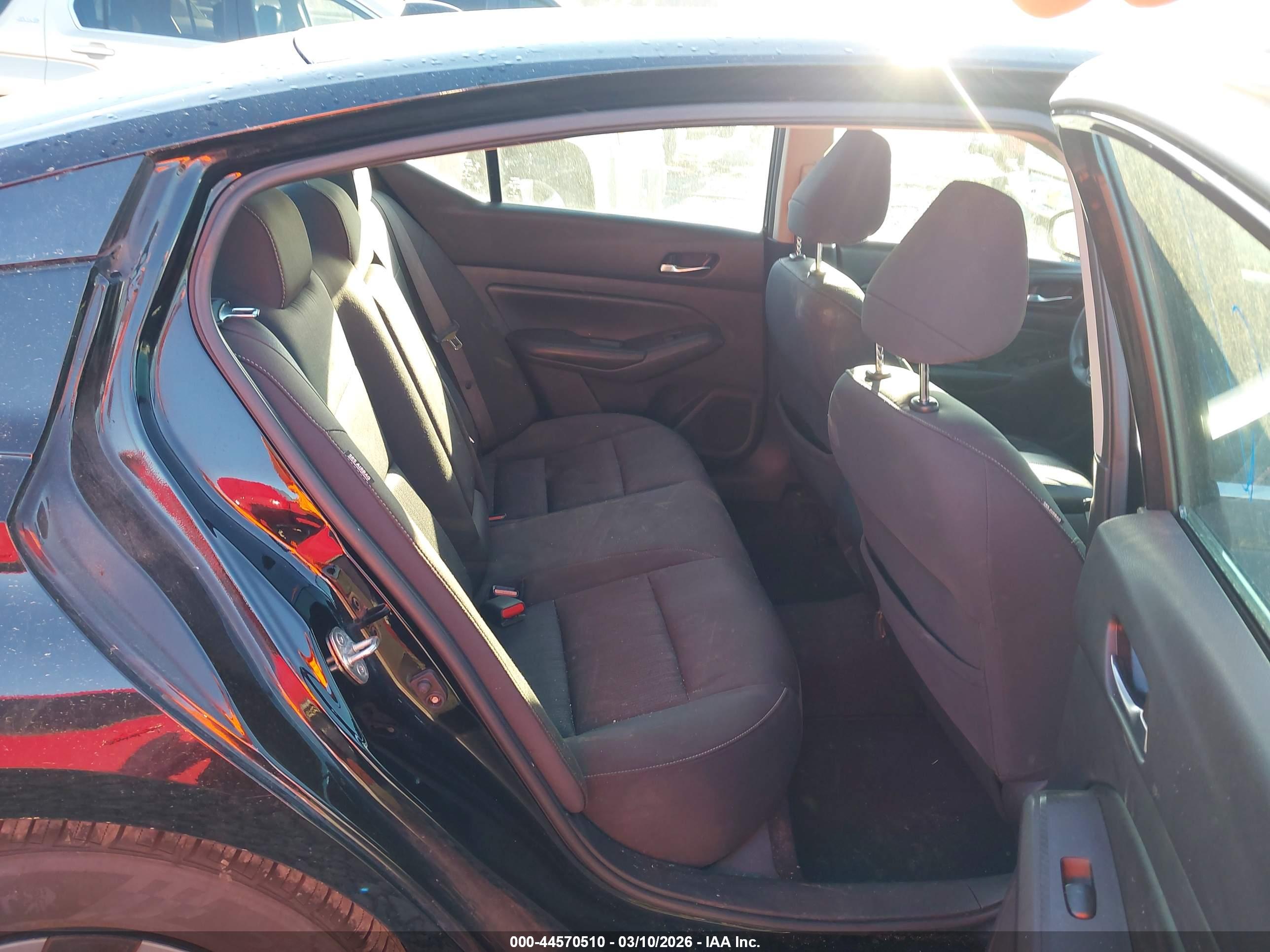NISSAN ALTIMA image 8