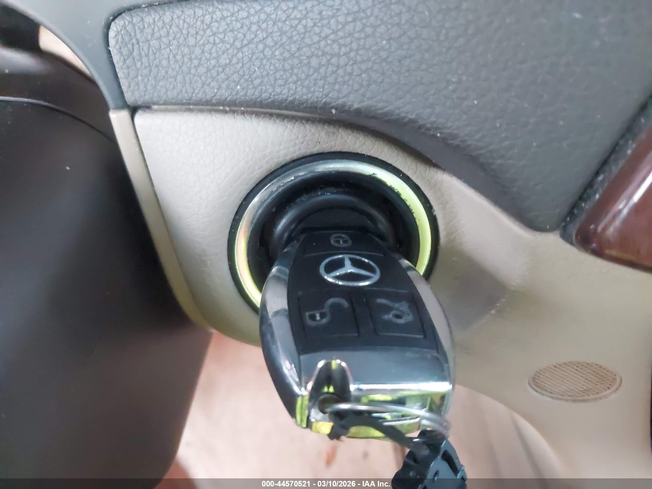 MERCEDES-BENZ C image 11