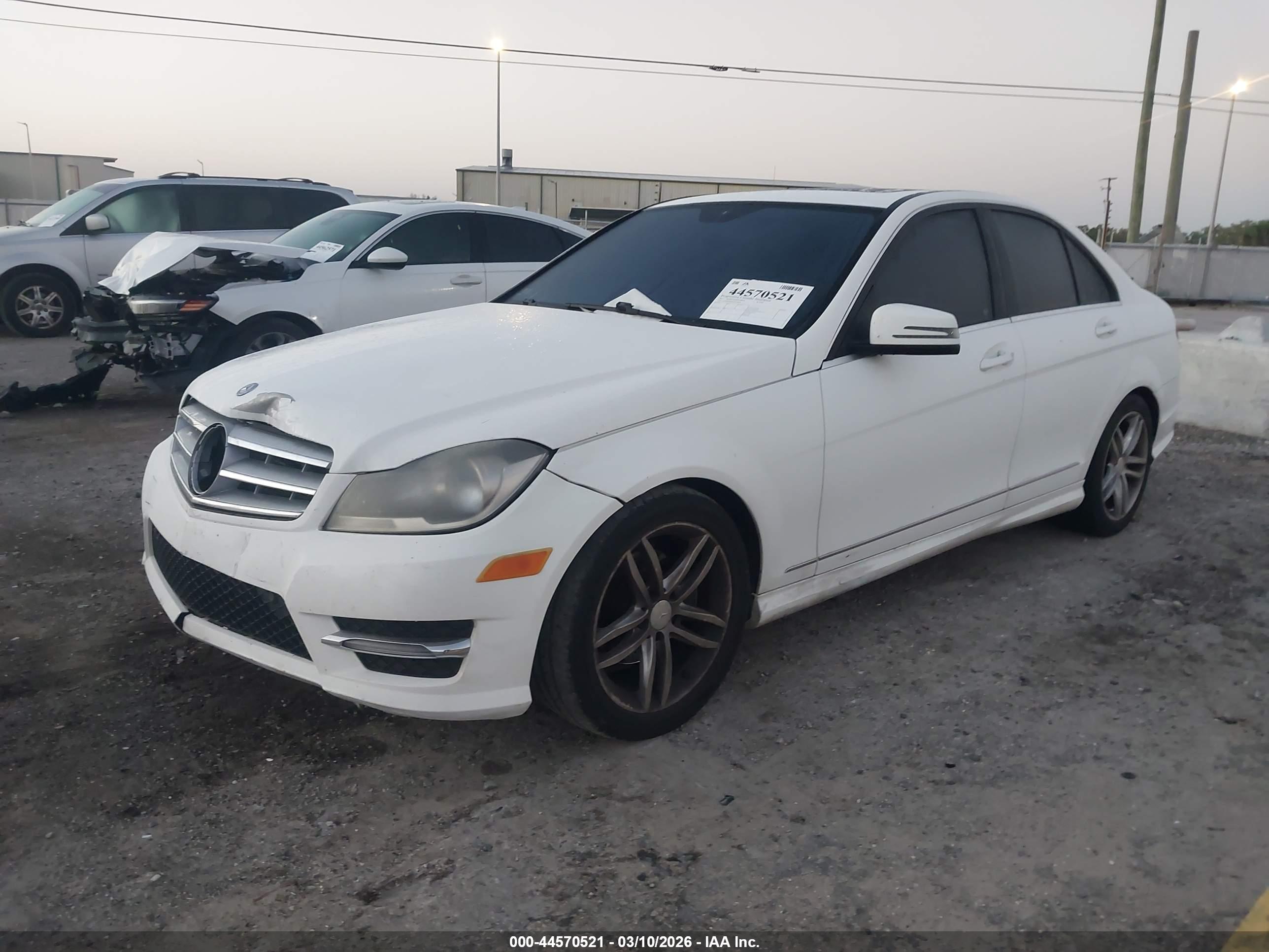 MERCEDES-BENZ C image 2
