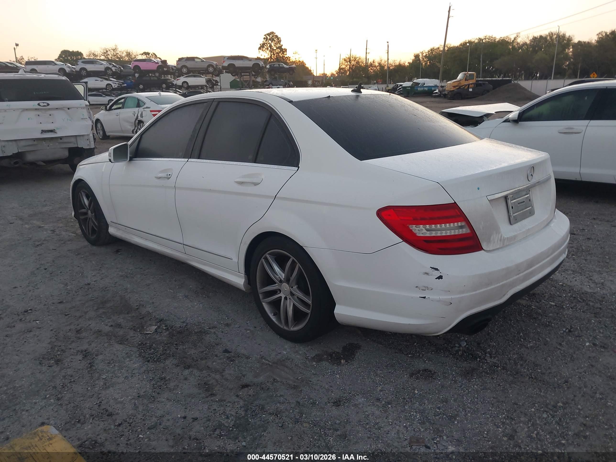 MERCEDES-BENZ C image 3
