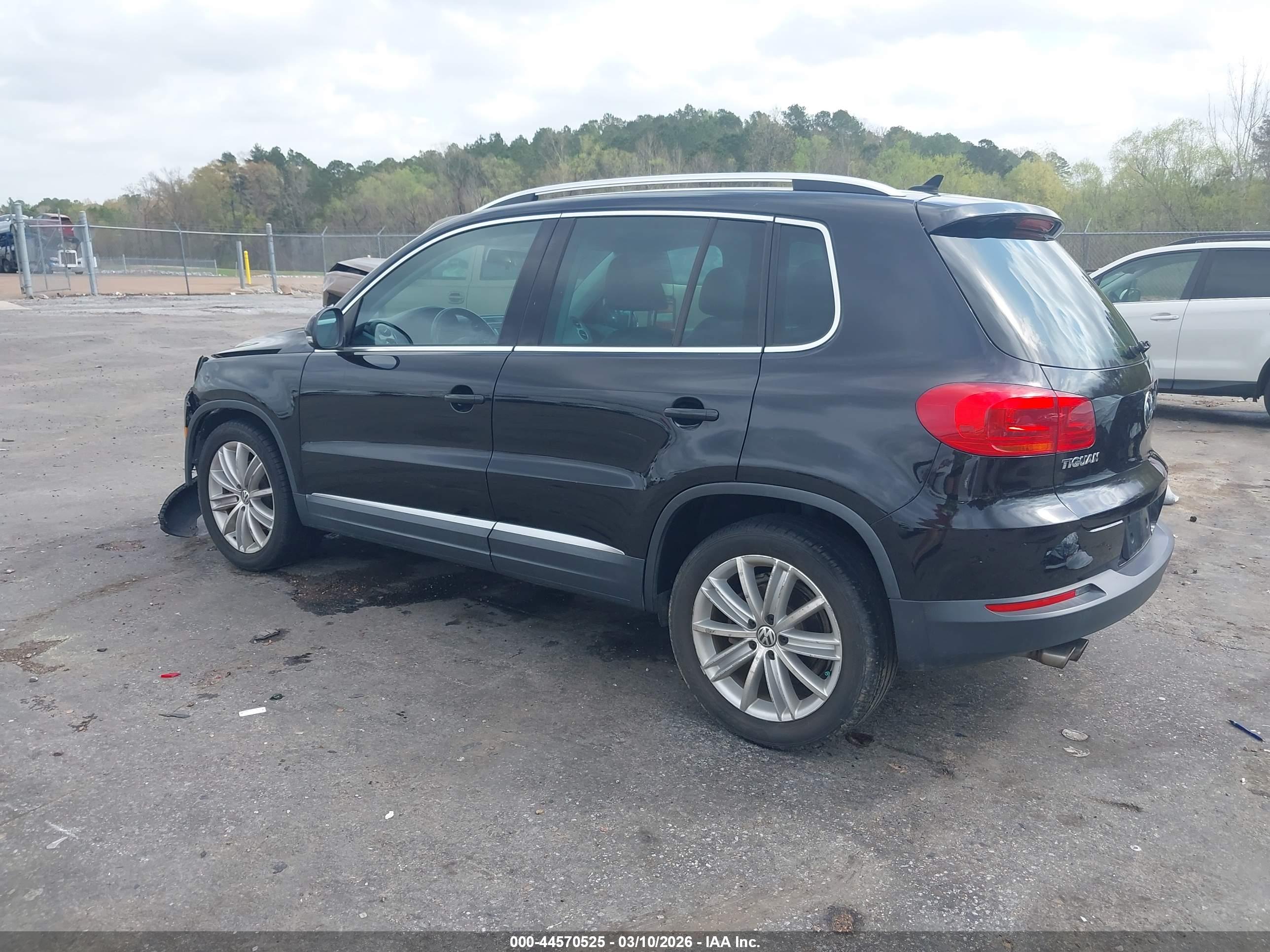 VOLKSWAGEN TIGUAN image 3