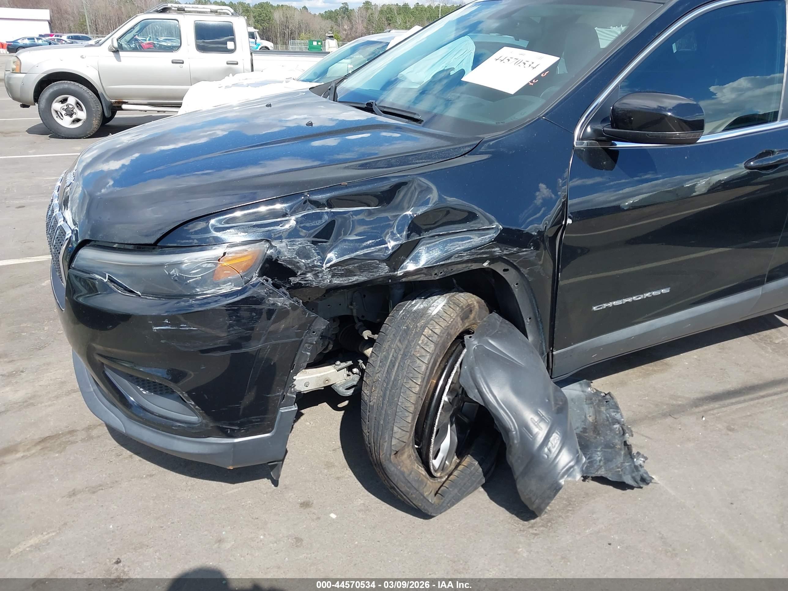 JEEP CHEROKEE image 6