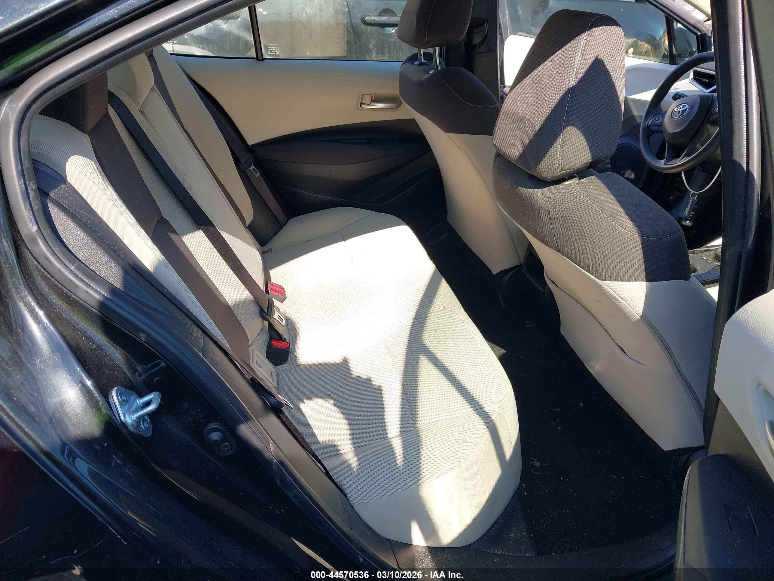 TOYOTA COROLLA image 8