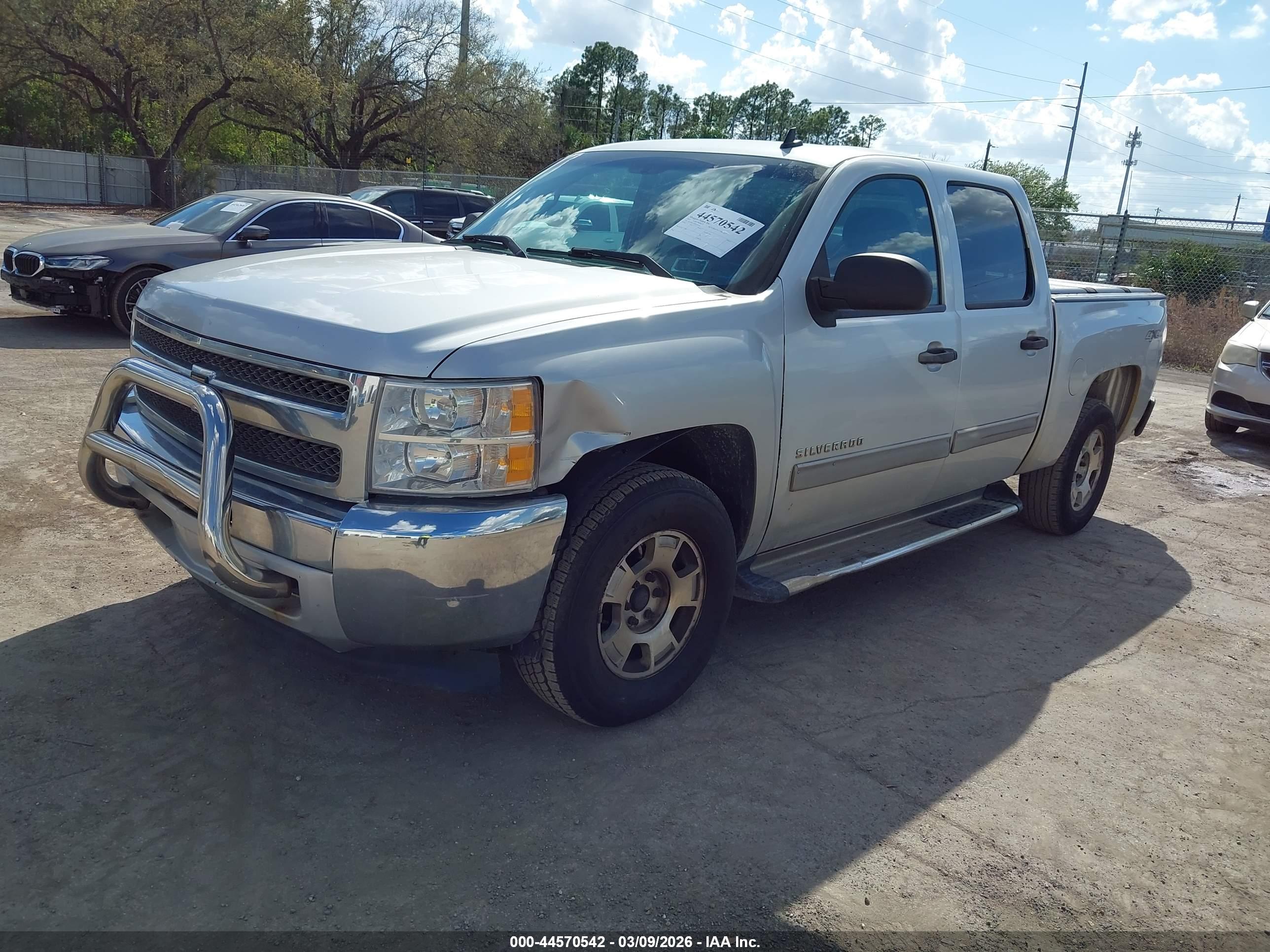 CHEVROLET SILVERADO image 2