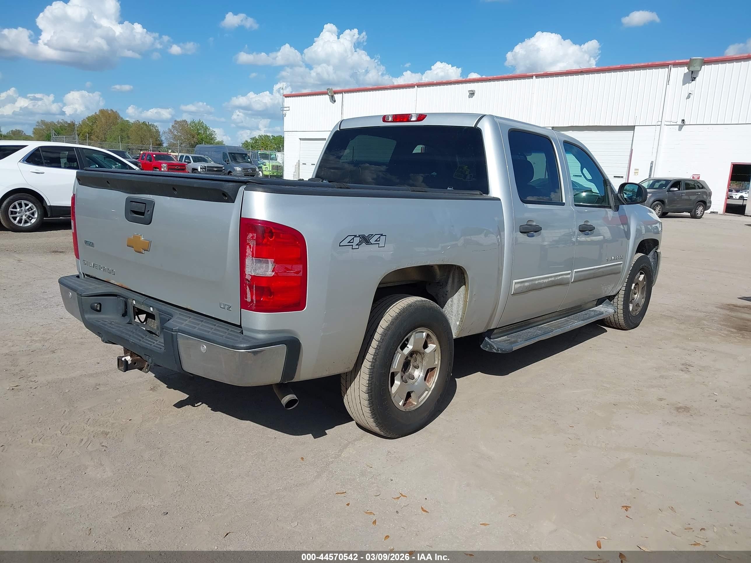 CHEVROLET SILVERADO image 4
